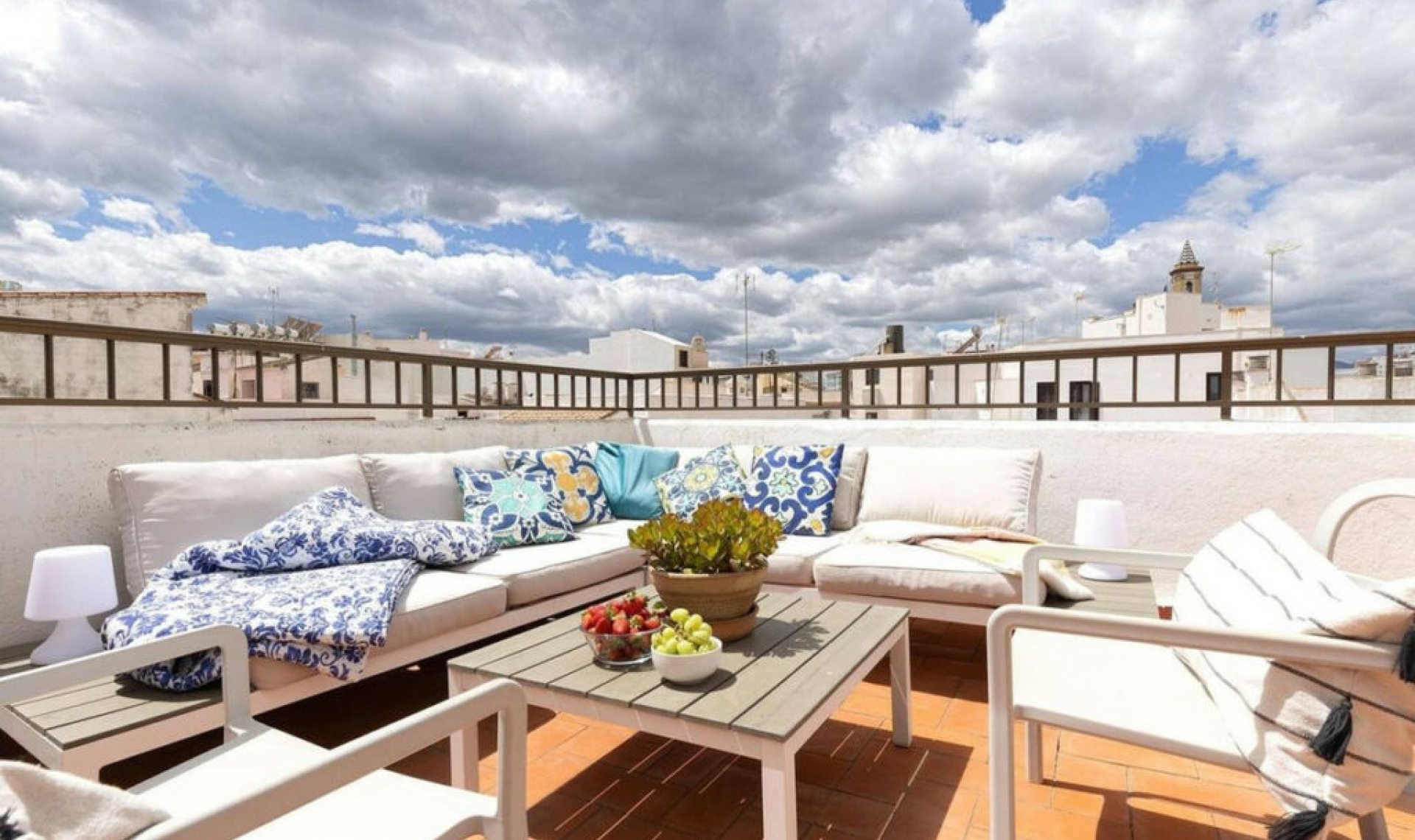 Resale - Apartment -
Estepona