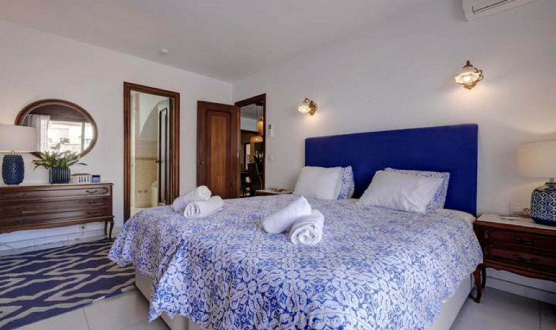 Resale - Apartment -
Estepona