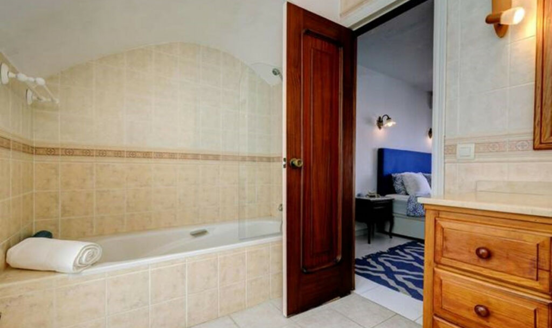 Resale - Apartment -
Estepona