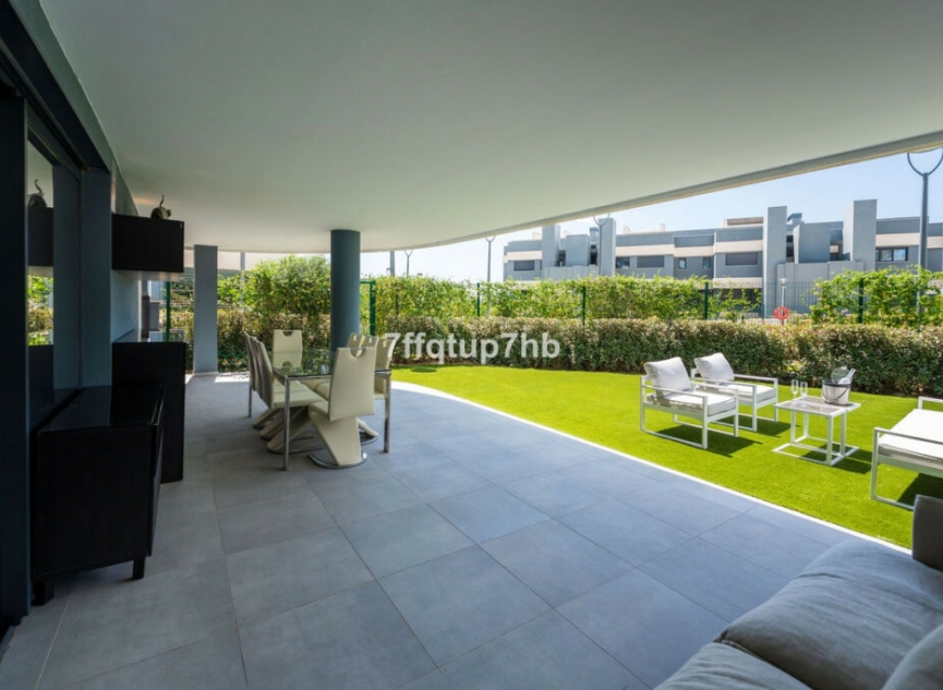 Resale - Apartment -
Estepona