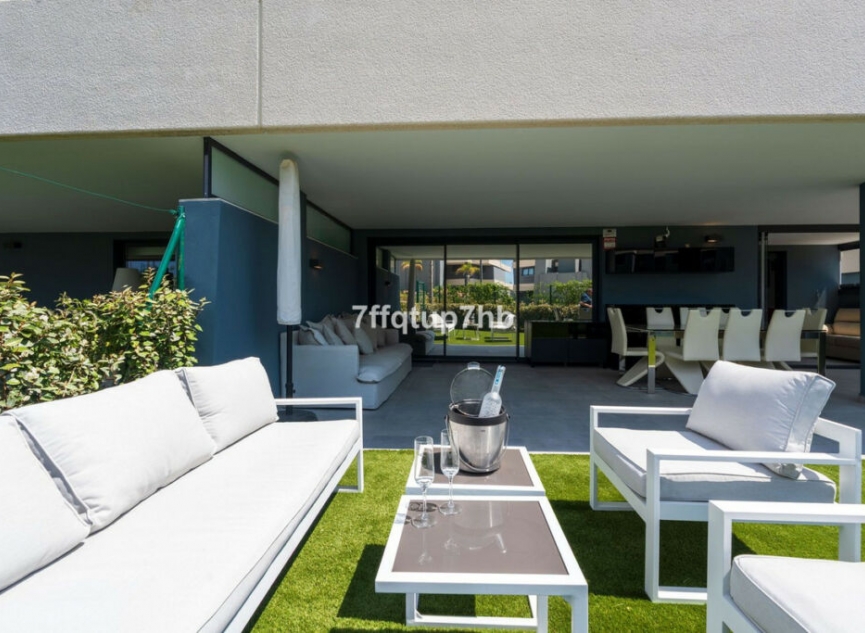 Resale - Apartment -
Estepona