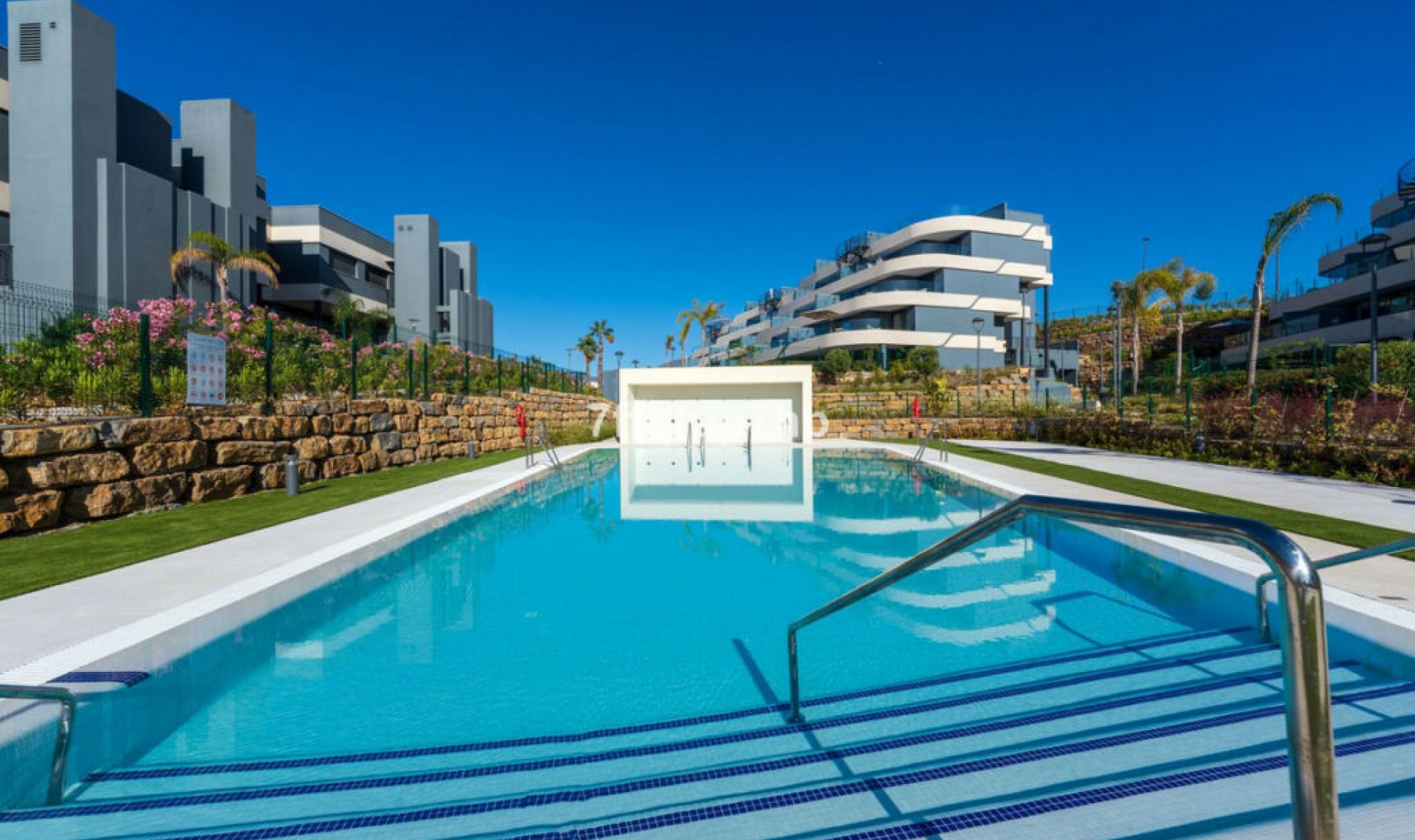 Resale - Apartment -
Estepona