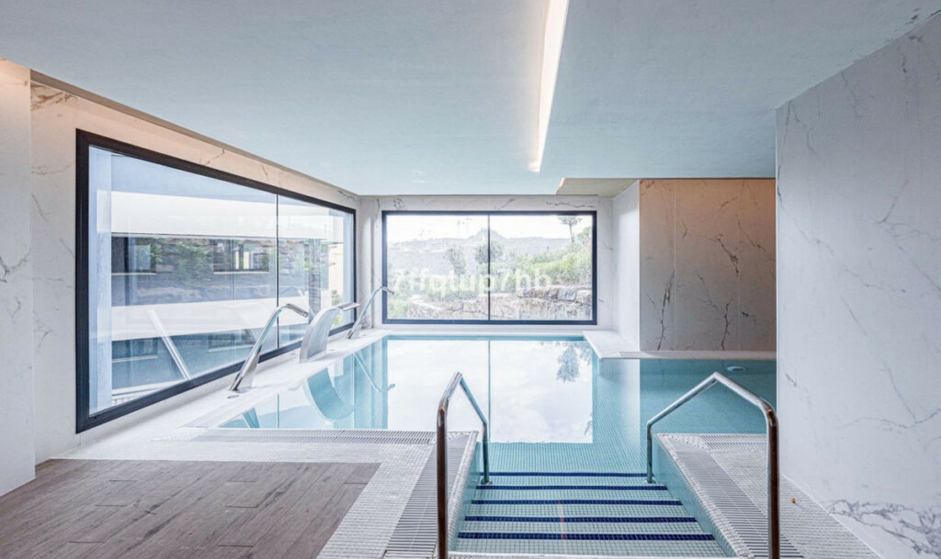 Resale - Apartment -
Estepona