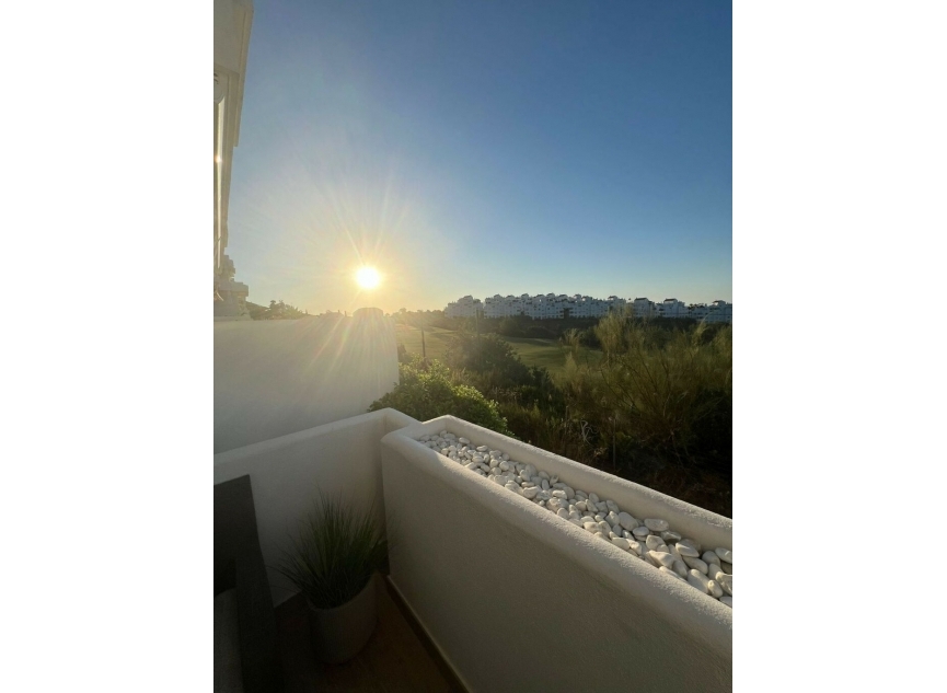 Resale - Apartment -
Estepona