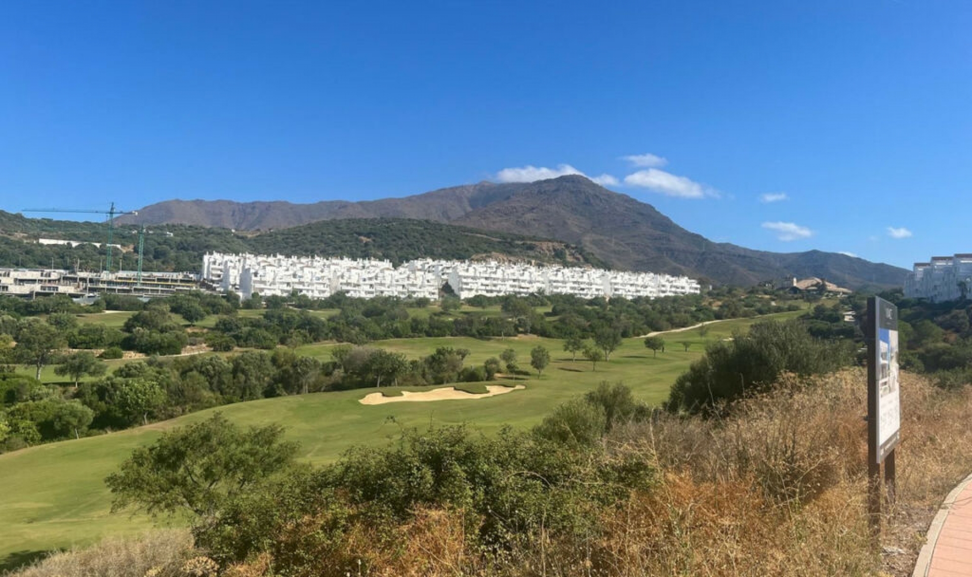 Resale - Apartment -
Estepona