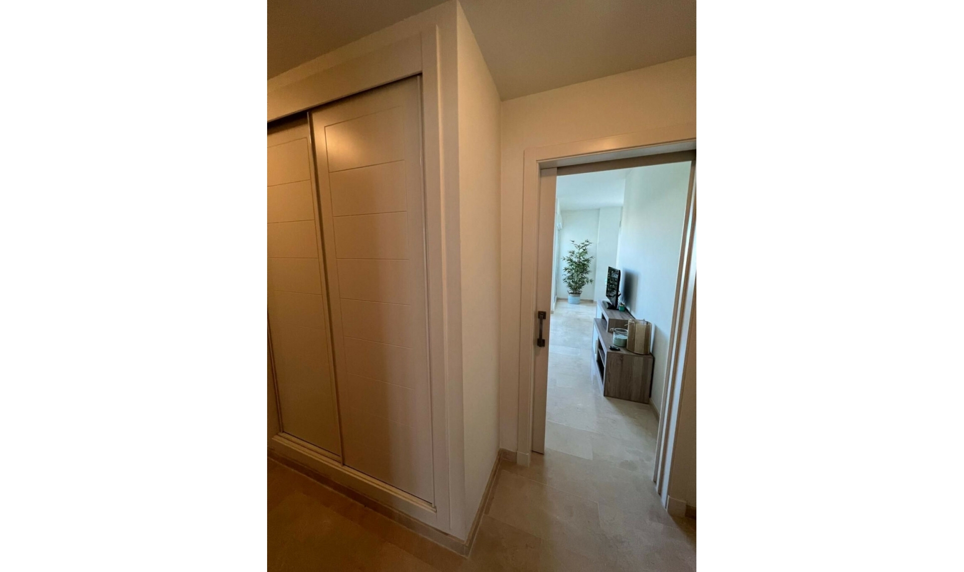 Resale - Apartment -
Estepona