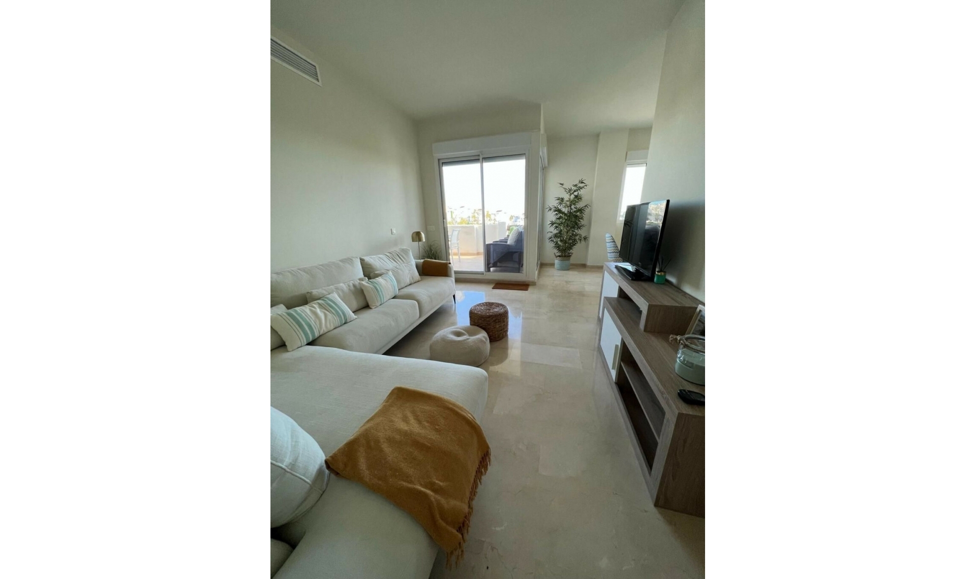 Resale - Apartment -
Estepona