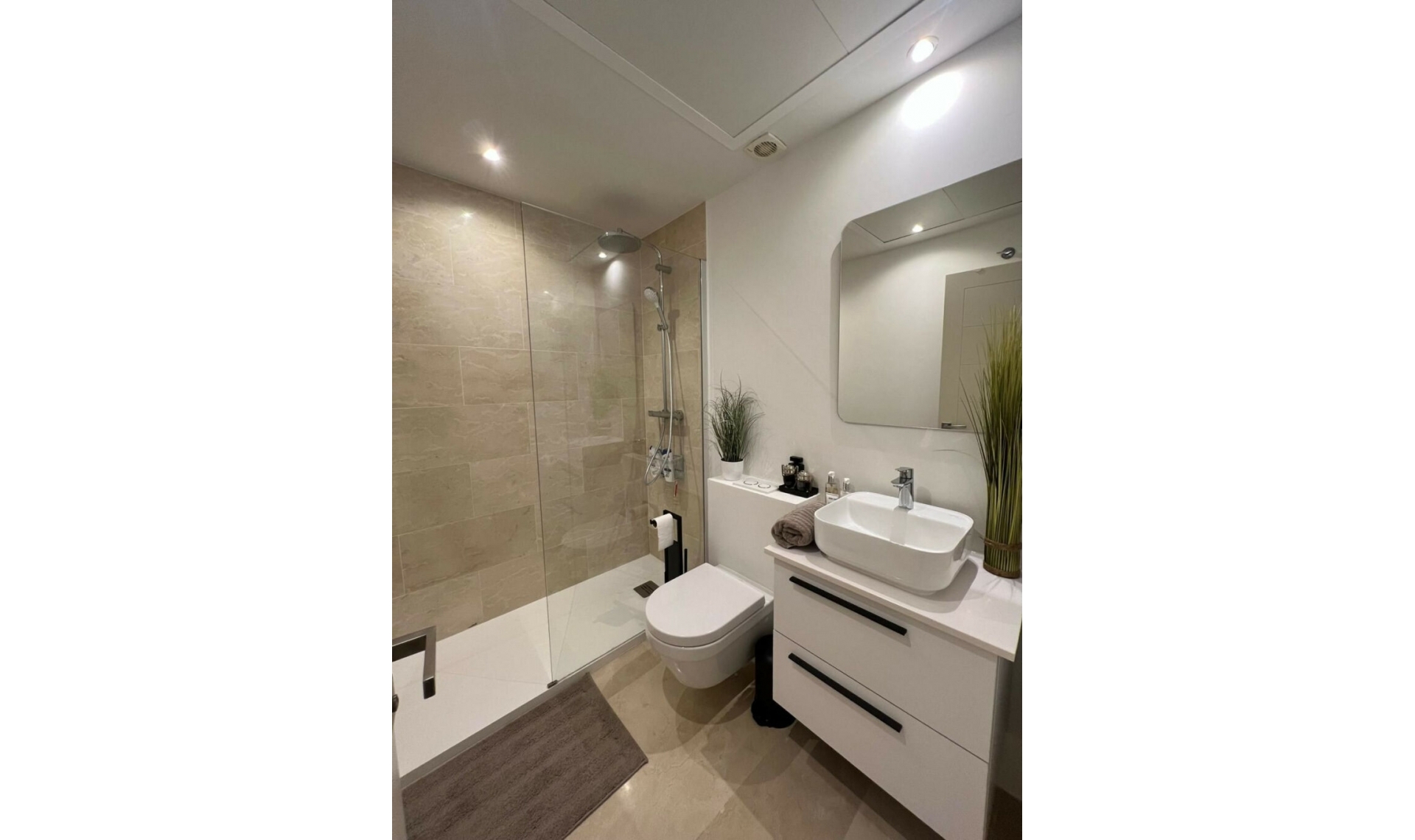 Resale - Apartment -
Estepona