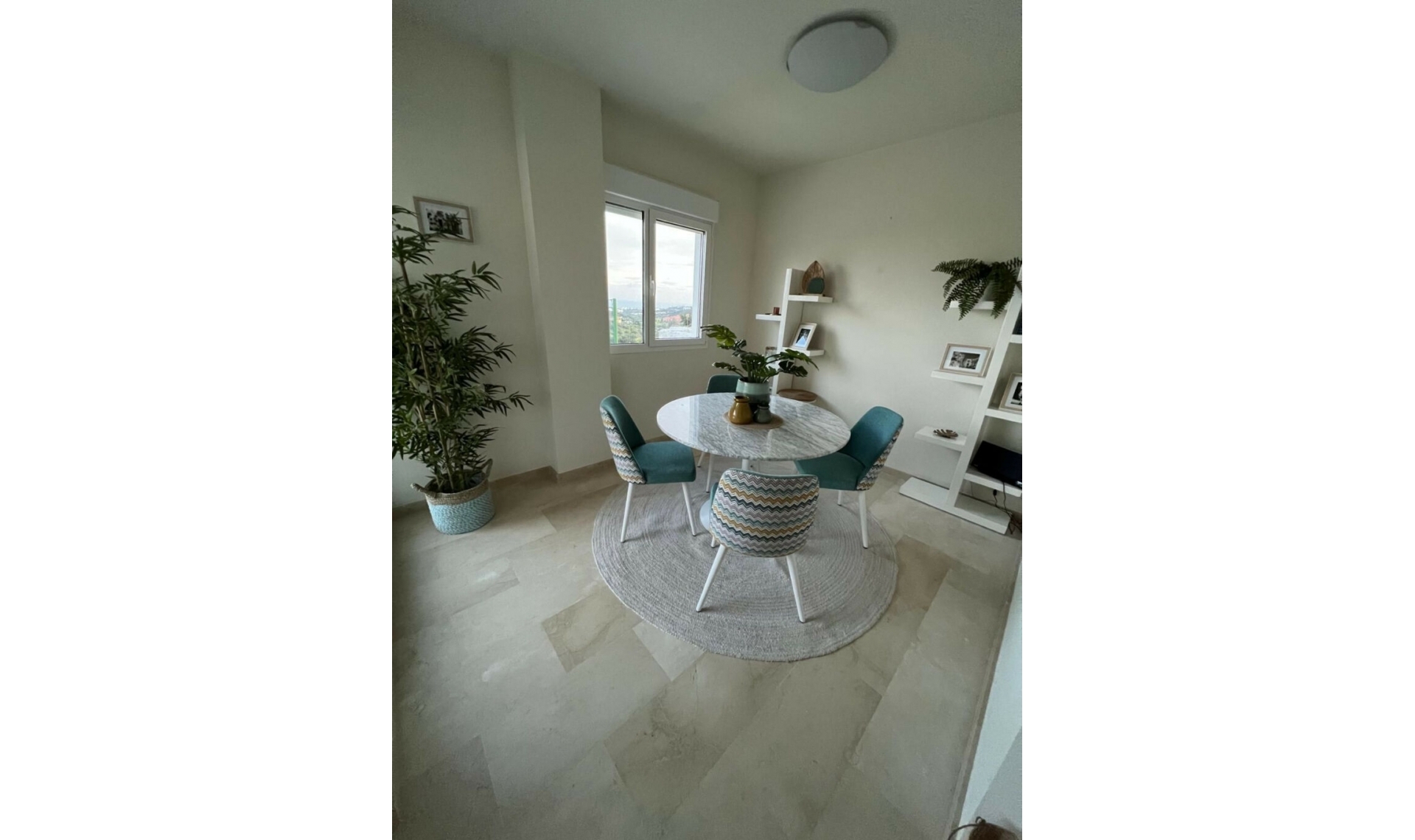 Resale - Apartment -
Estepona