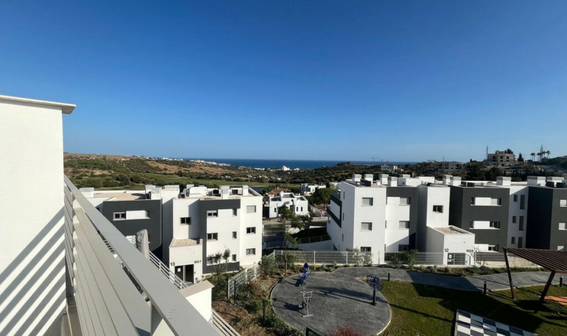 Resale - Apartment -
Estepona