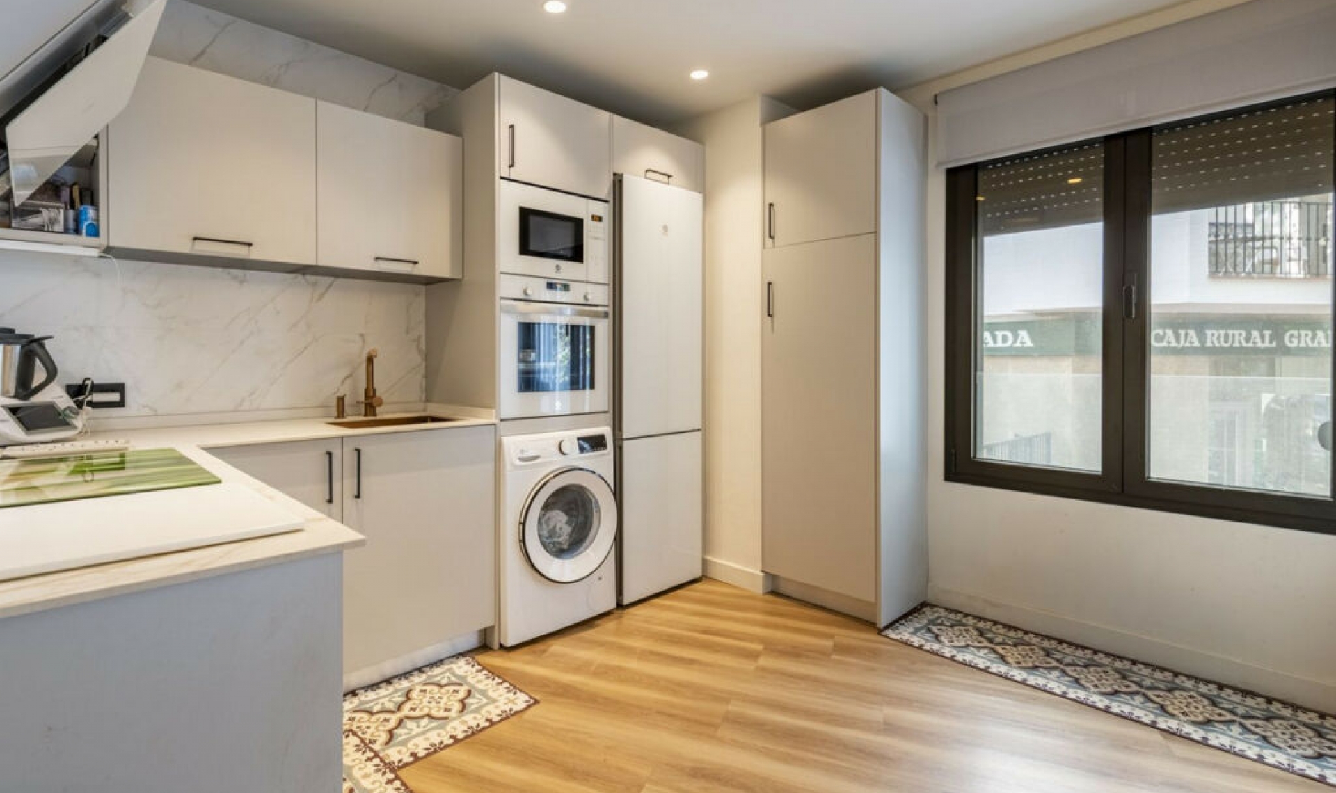 Resale - Apartment -
Estepona