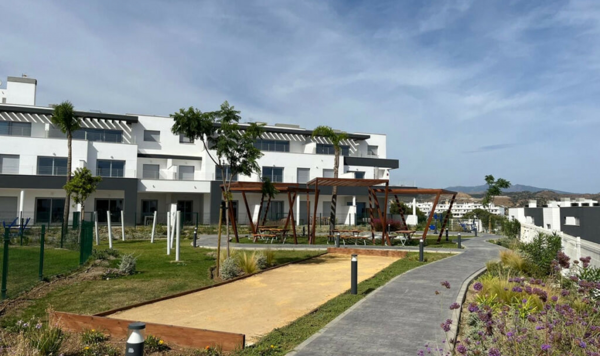 Resale - Apartment -
Estepona