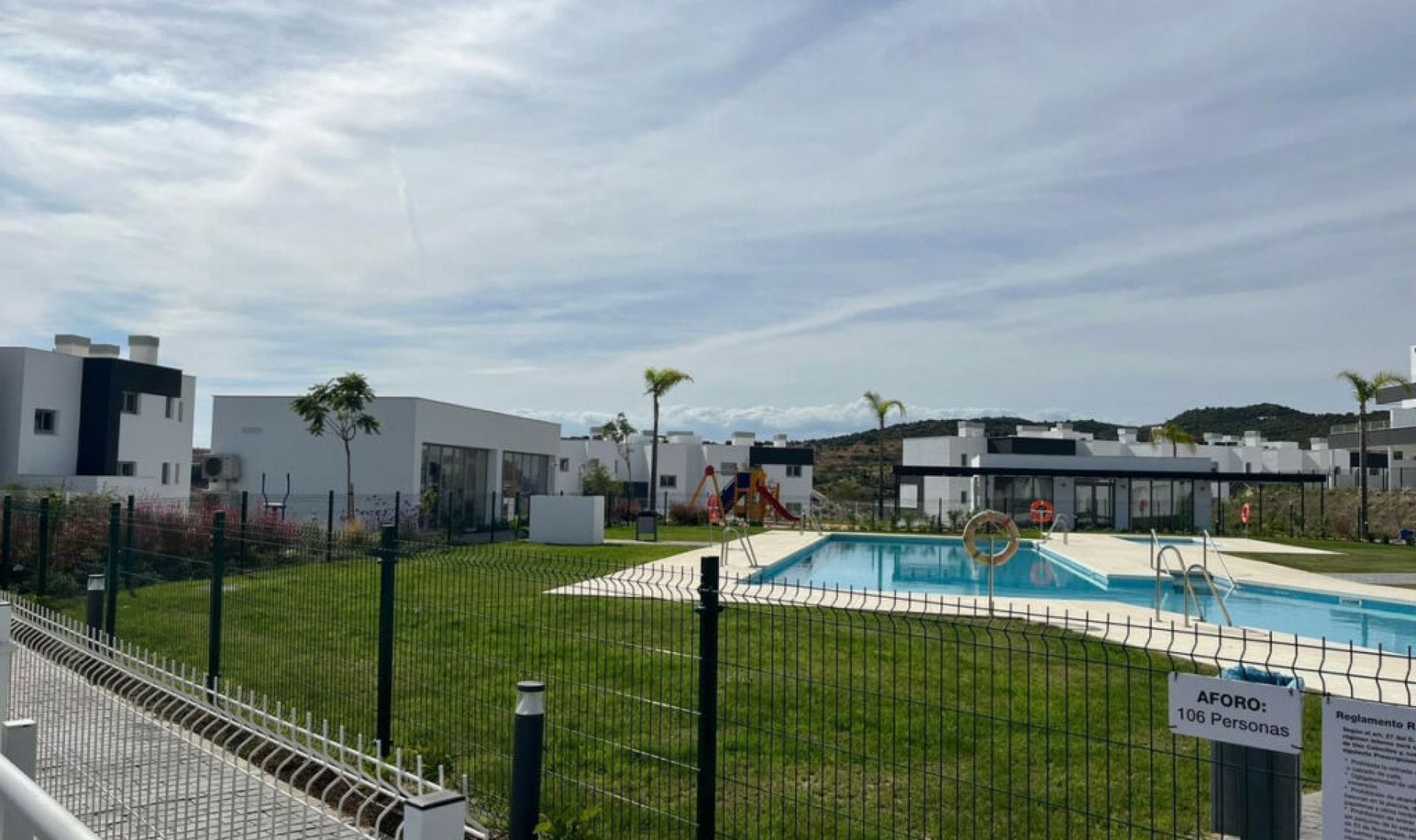 Resale - Apartment -
Estepona