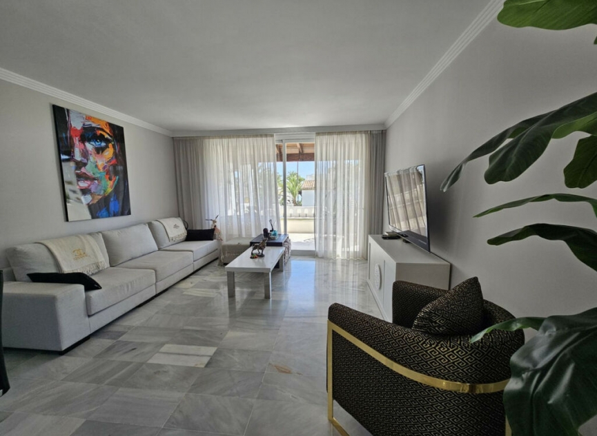 Resale - Apartment -
Estepona