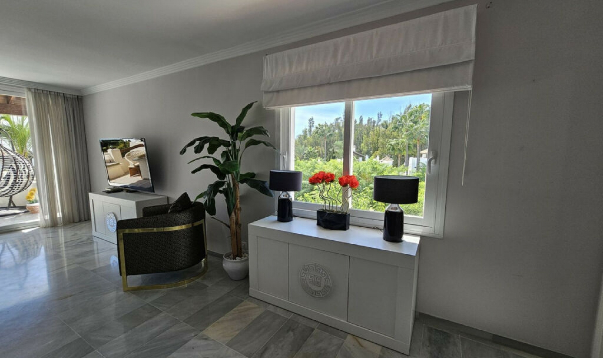 Resale - Apartment -
Estepona