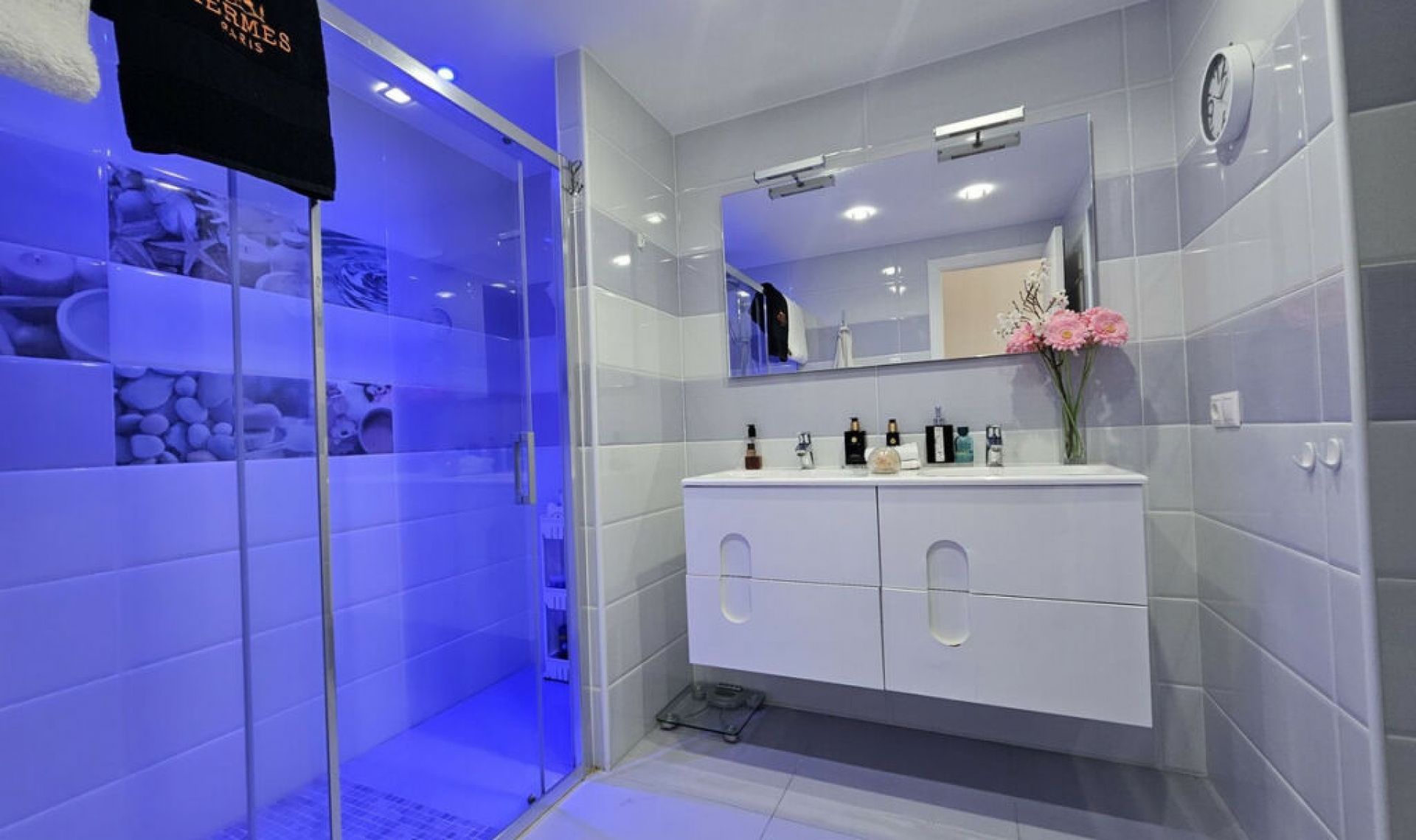 Resale - Apartment -
Estepona