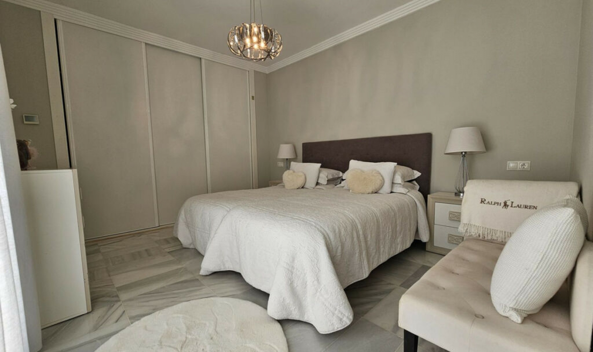 Resale - Apartment -
Estepona