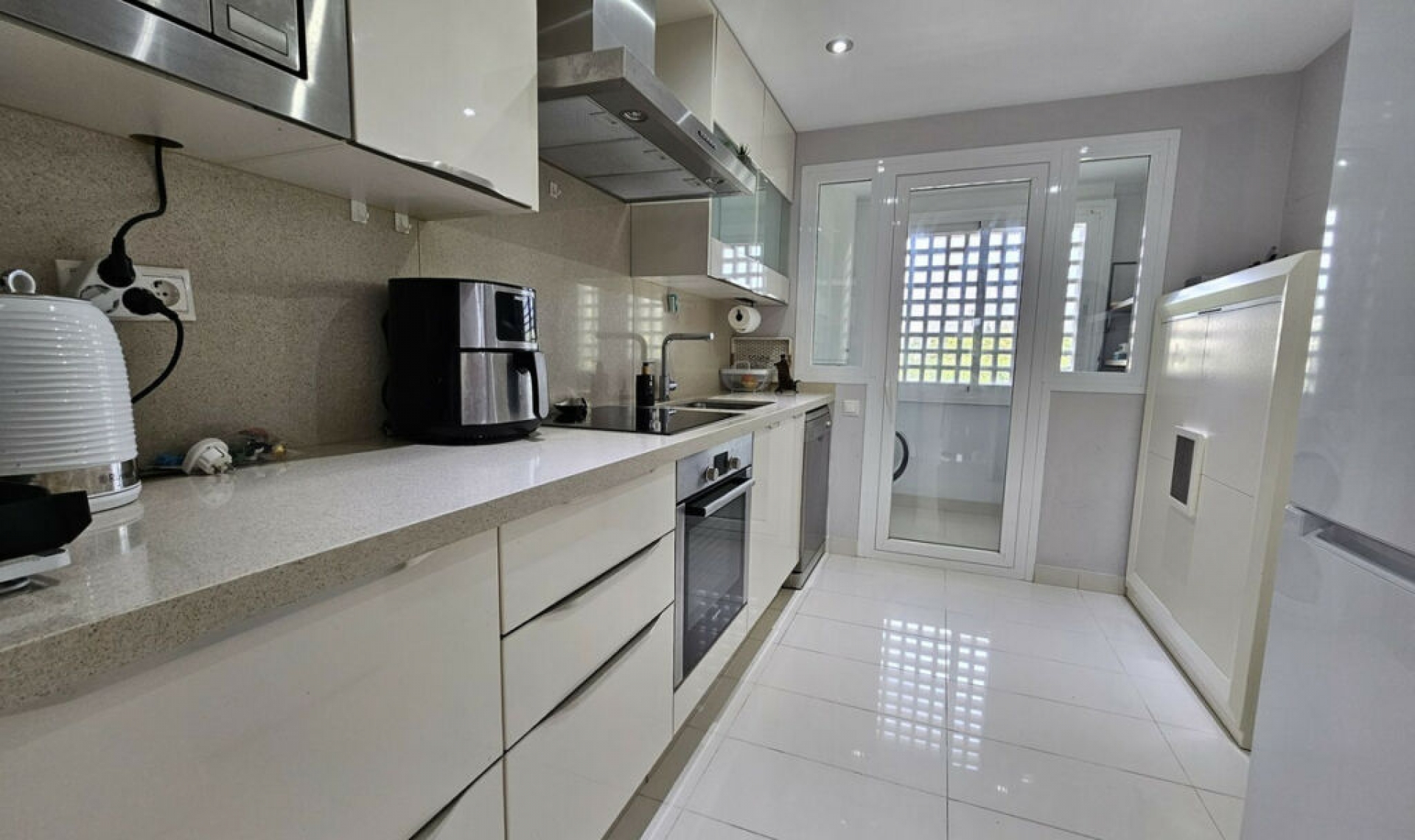 Resale - Apartment -
Estepona