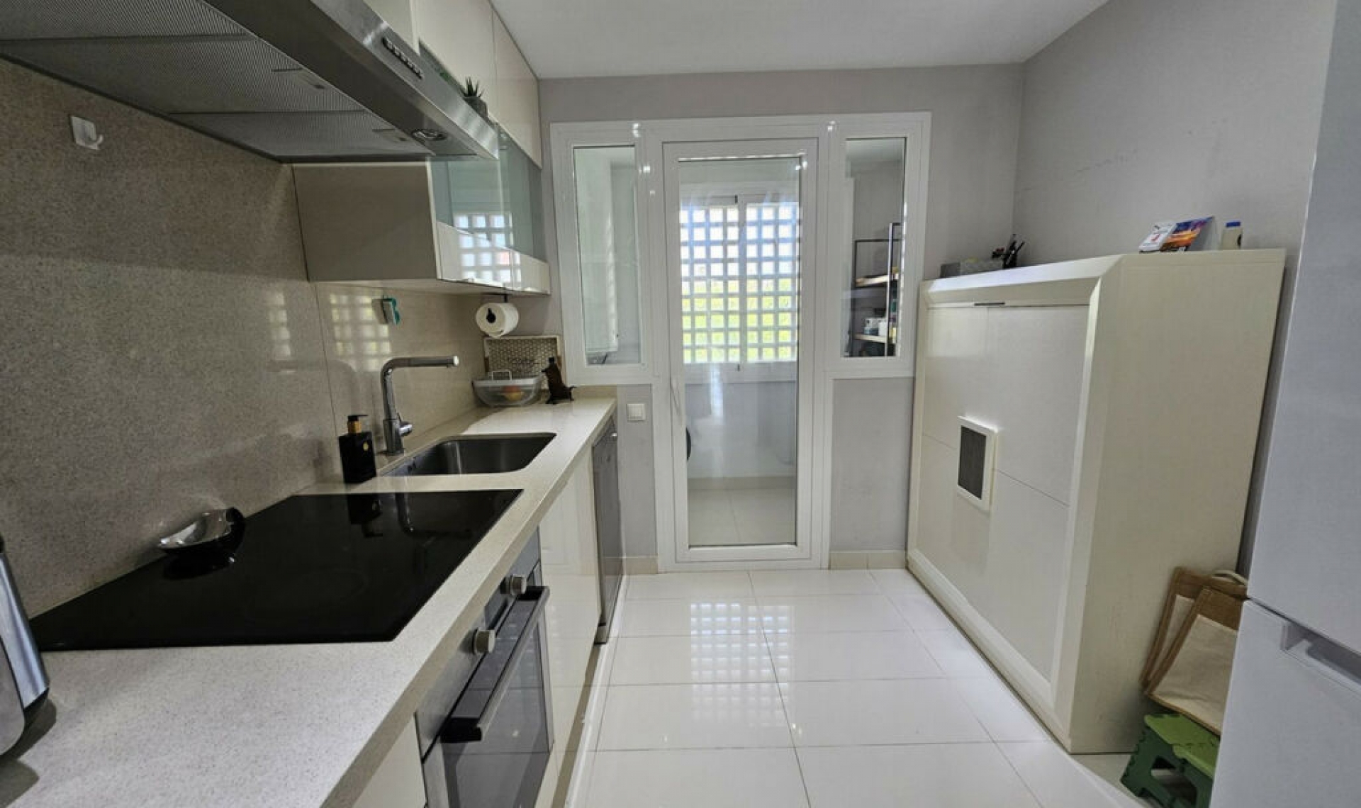 Resale - Apartment -
Estepona