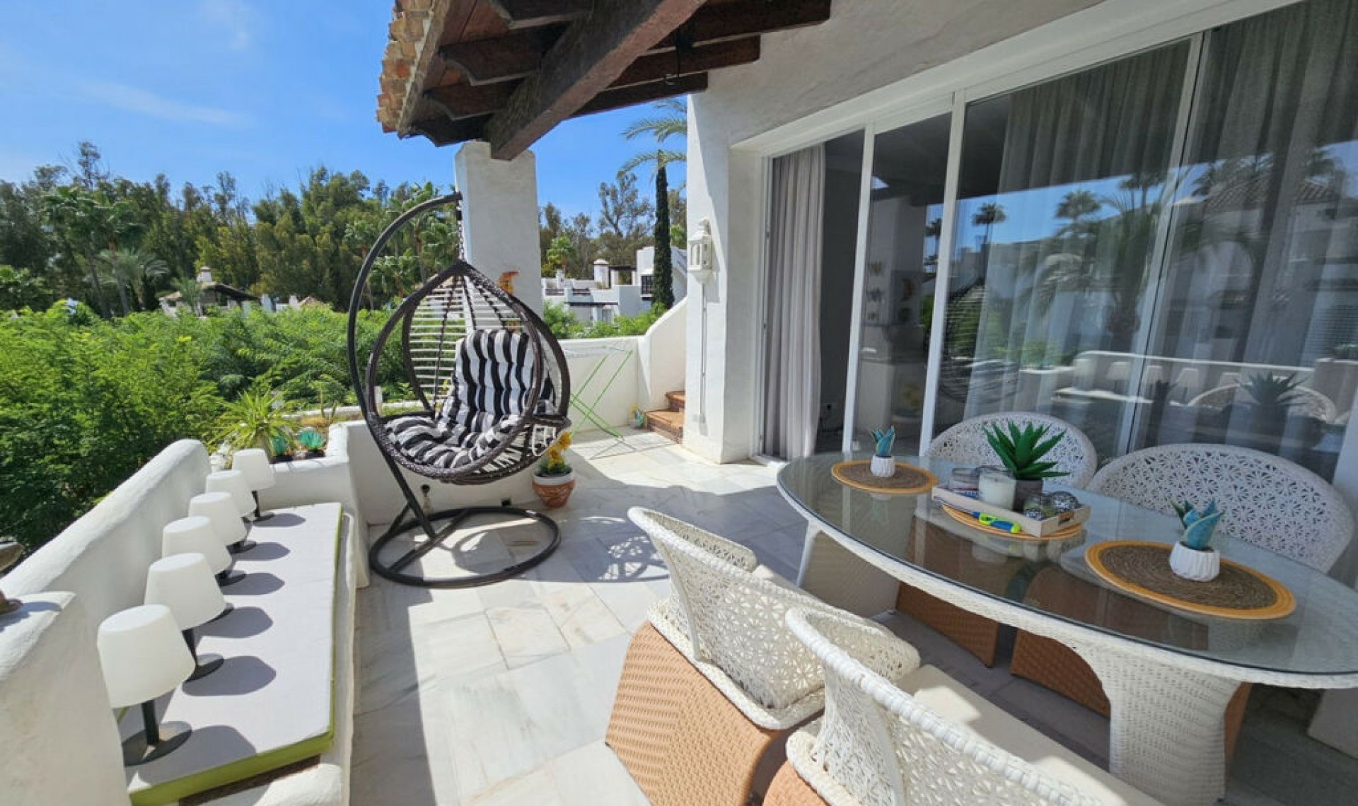 Resale - Apartment -
Estepona