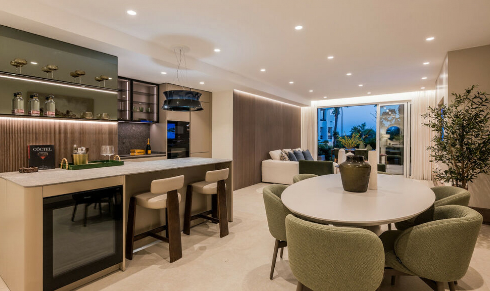 Resale - Apartment -
Estepona