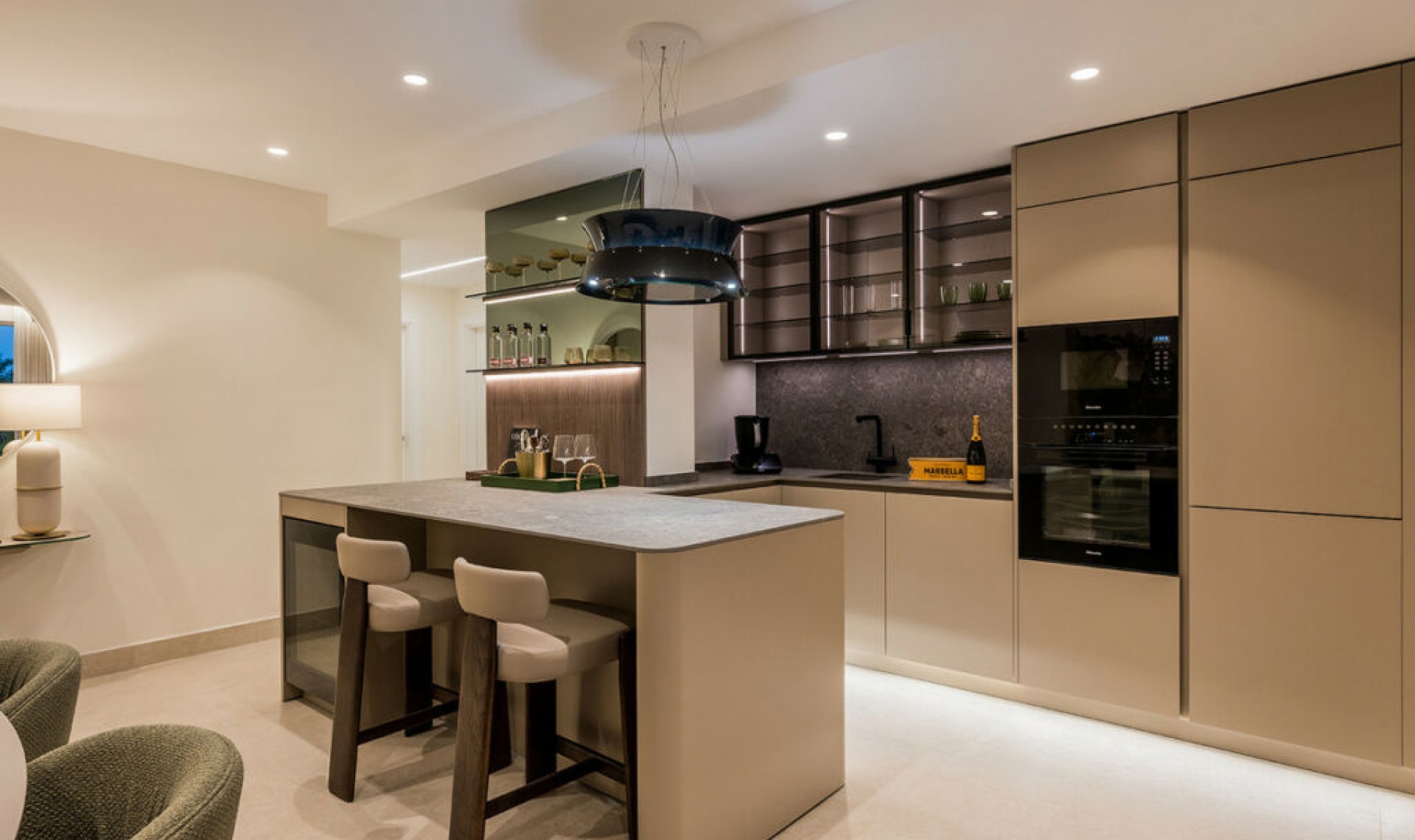 Resale - Apartment -
Estepona