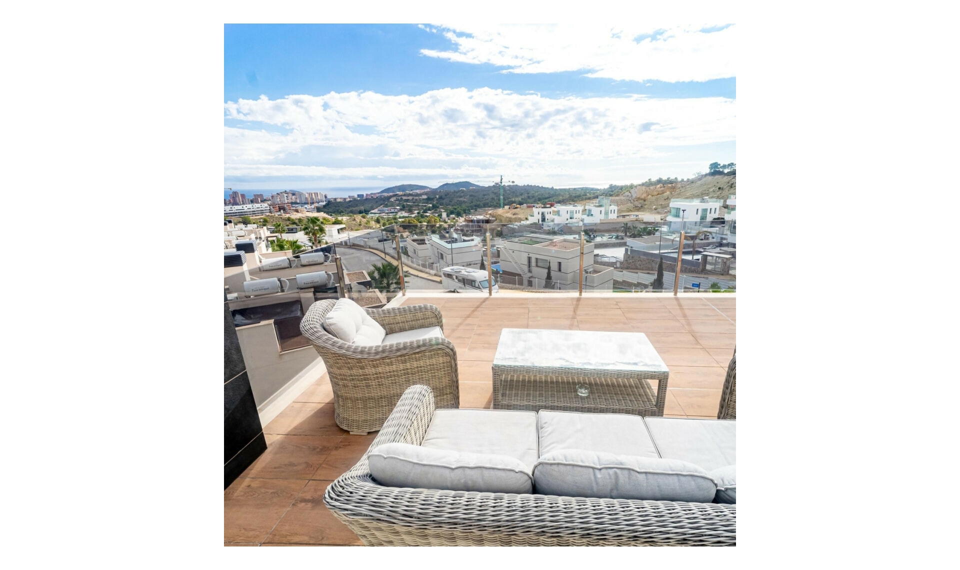 Resale - Apartment -
Finestrat