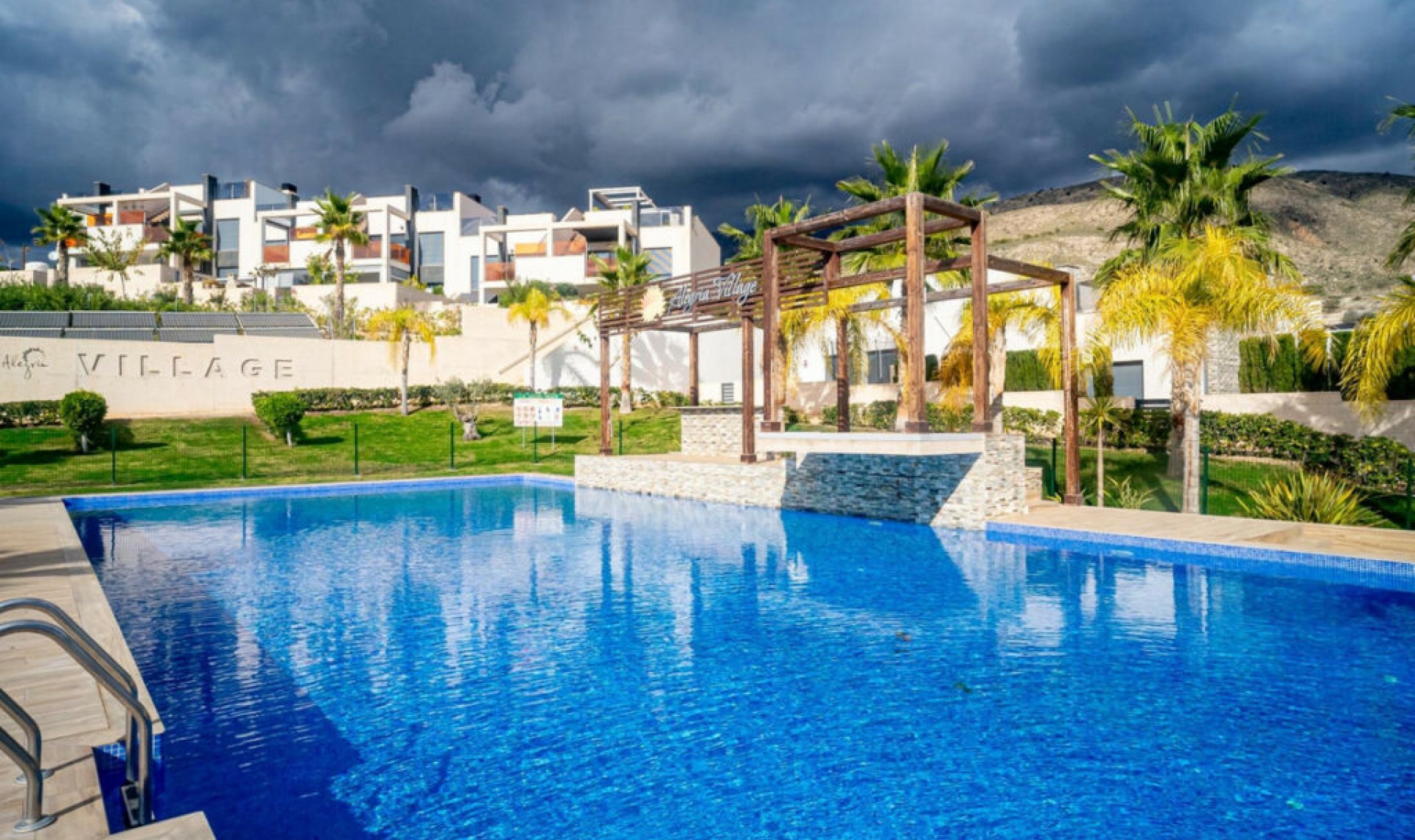 Resale - Apartment -
Finestrat