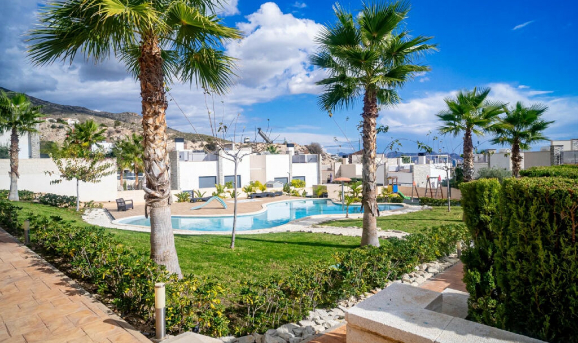 Resale - Apartment -
Finestrat