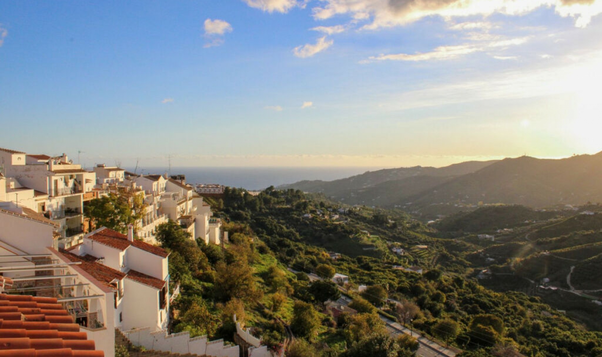 Resale - Apartment -
Frigiliana