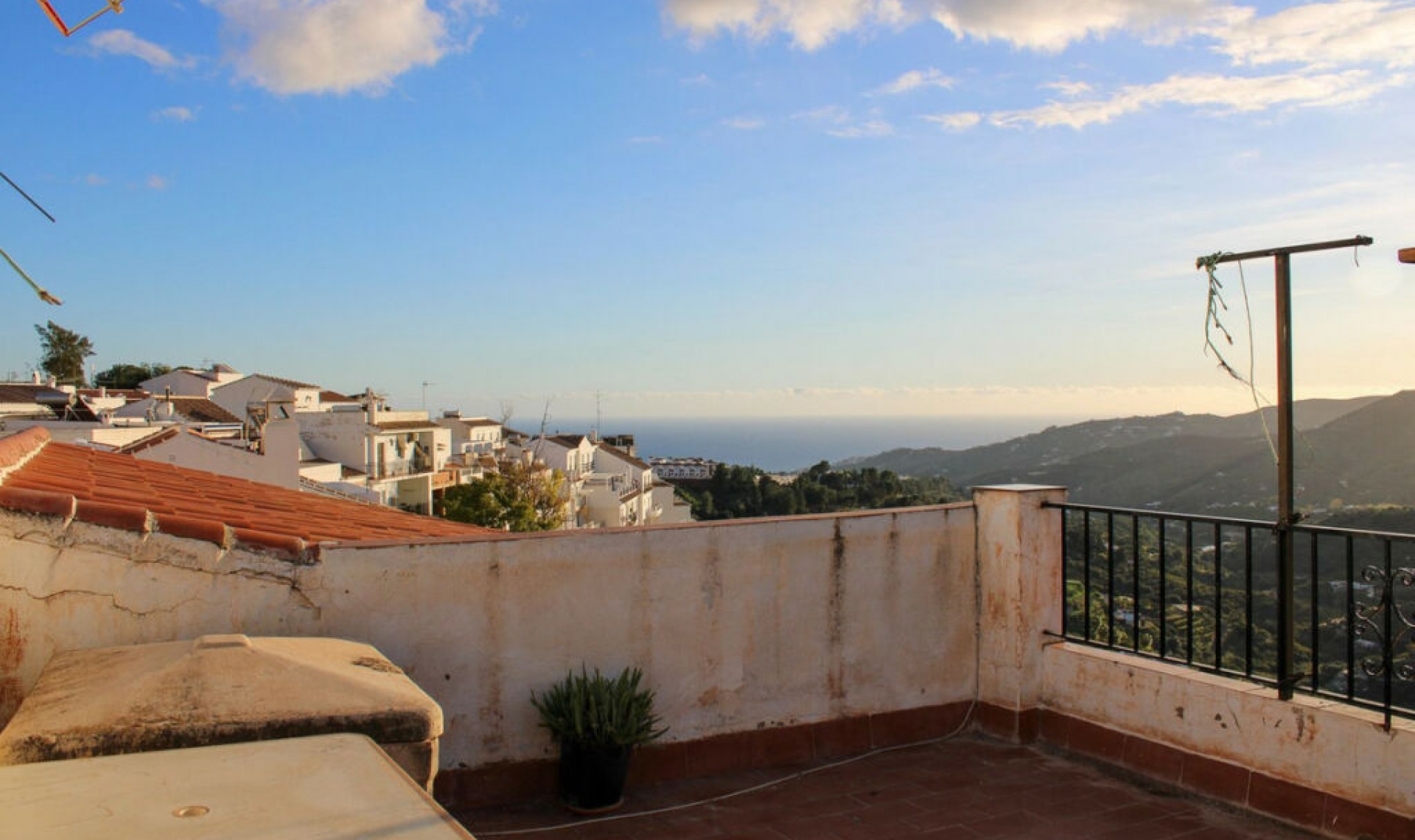Resale - Apartment -
Frigiliana