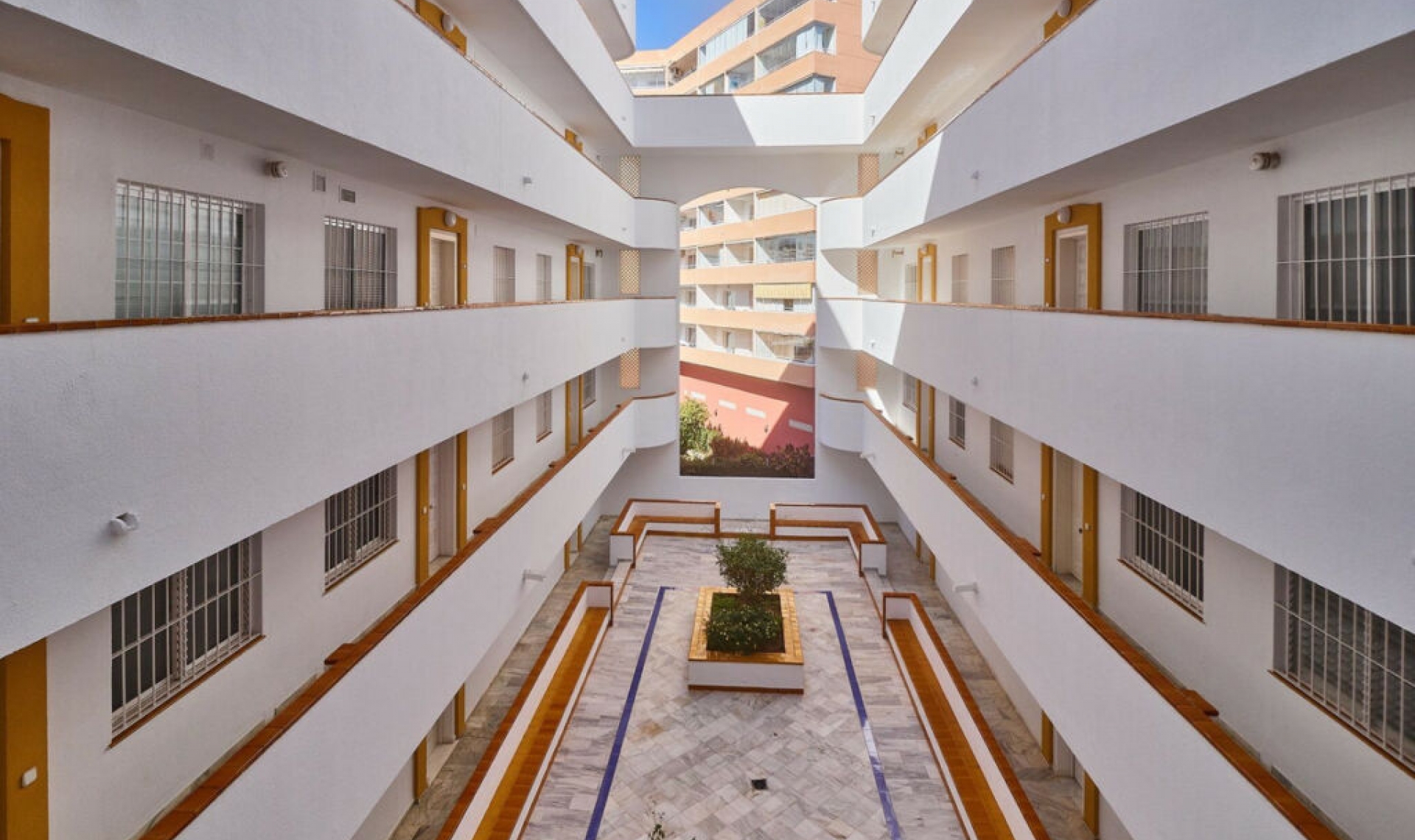 Resale - Apartment -
Fuengirola