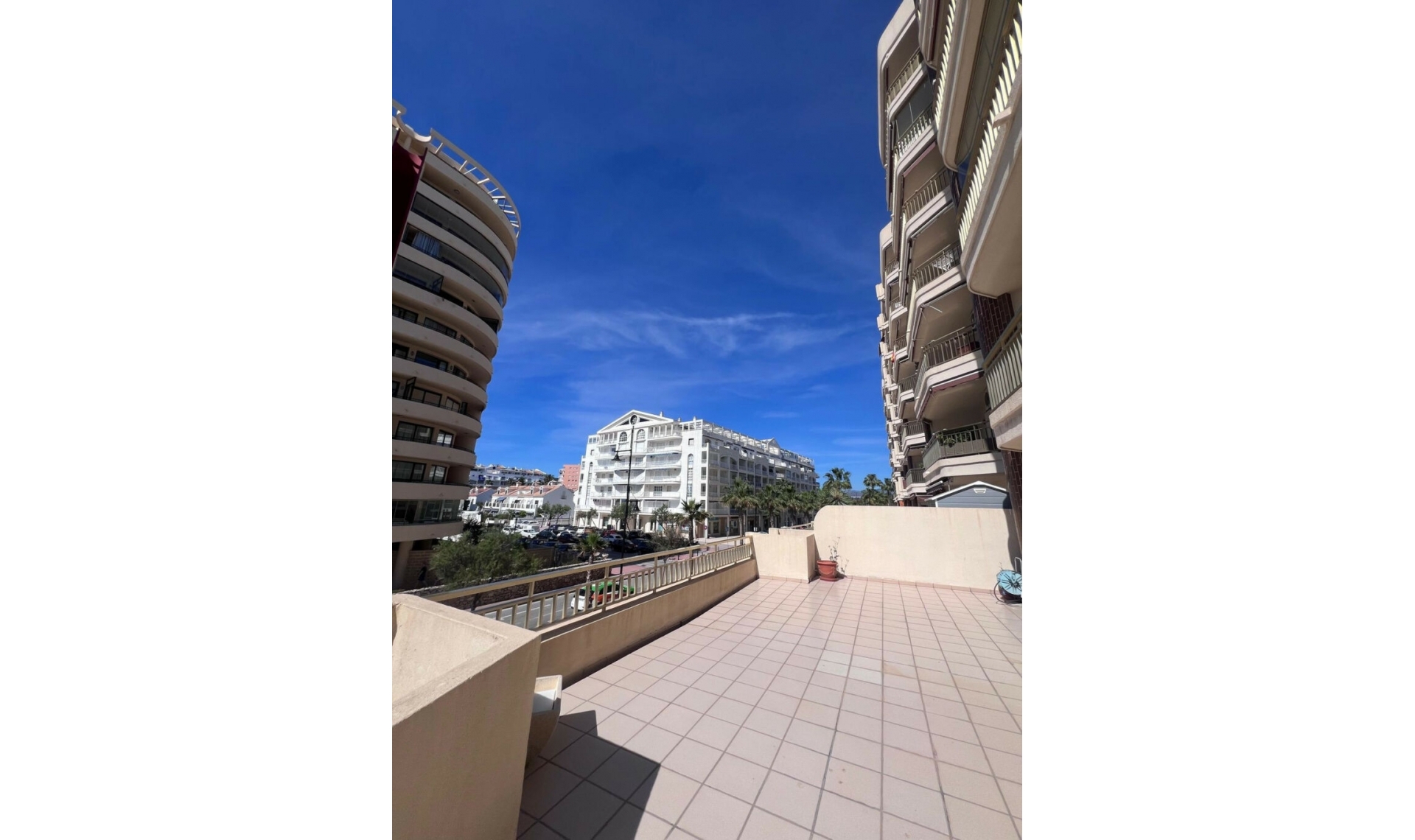 Resale - Apartment -
Fuengirola