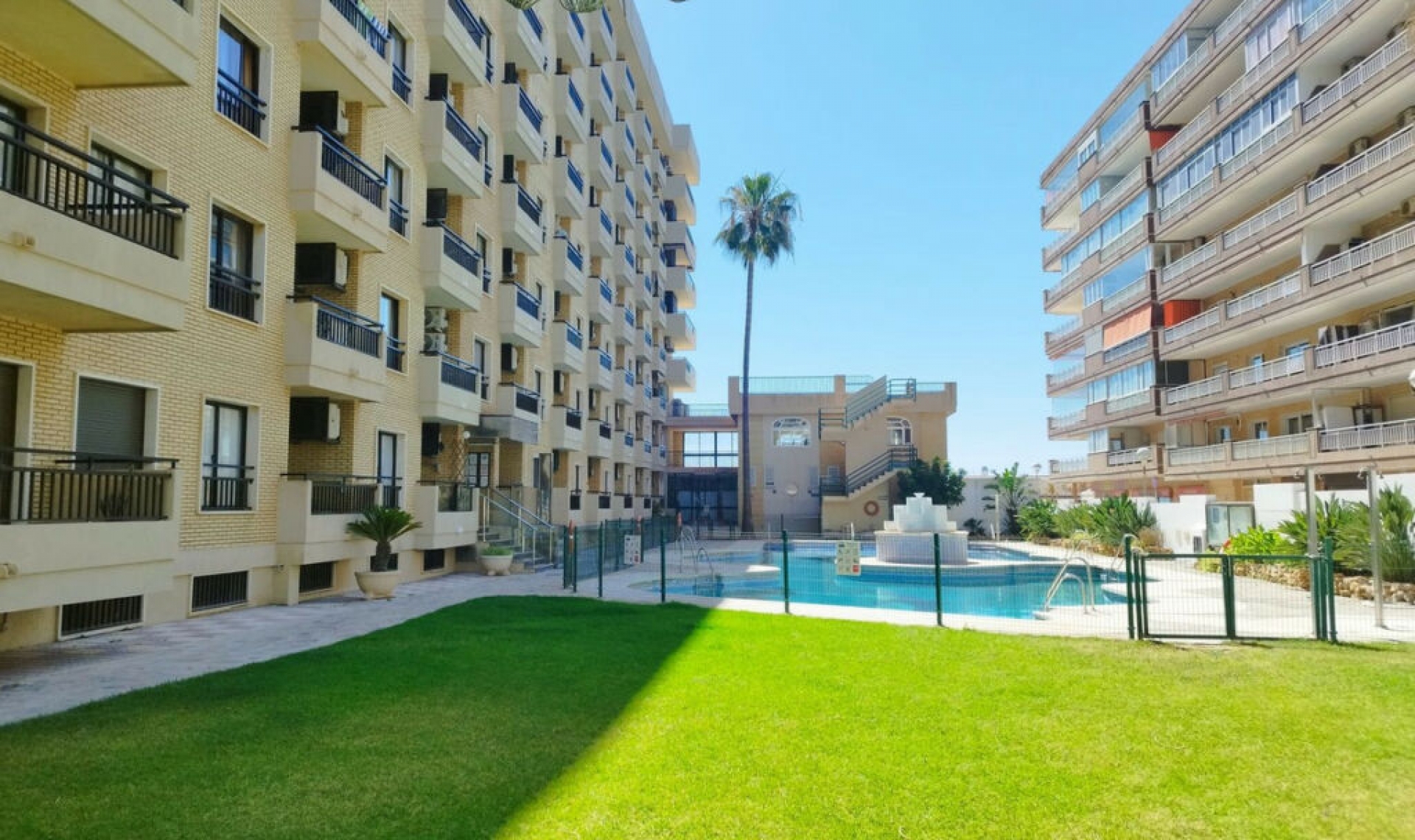 Resale - Apartment -
Fuengirola