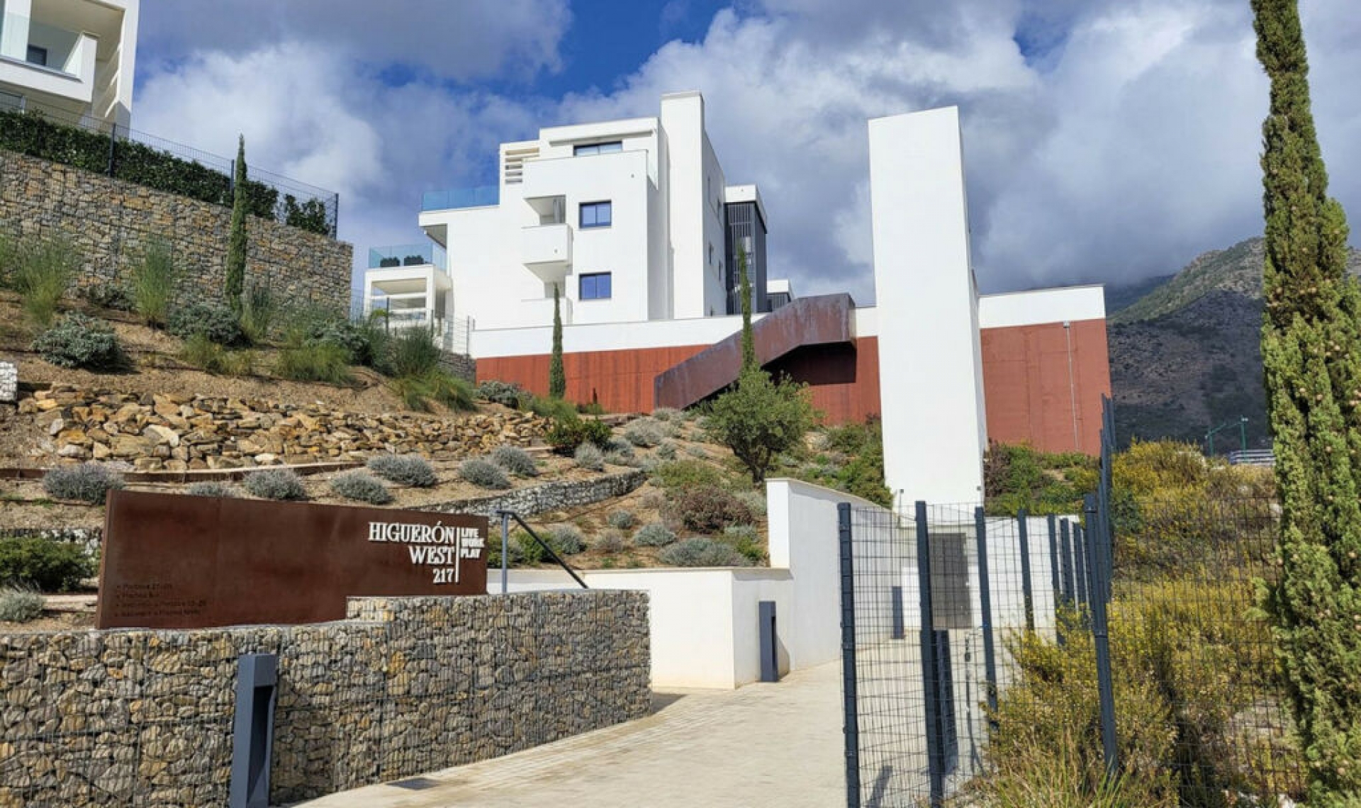 Resale - Apartment -
Fuengirola