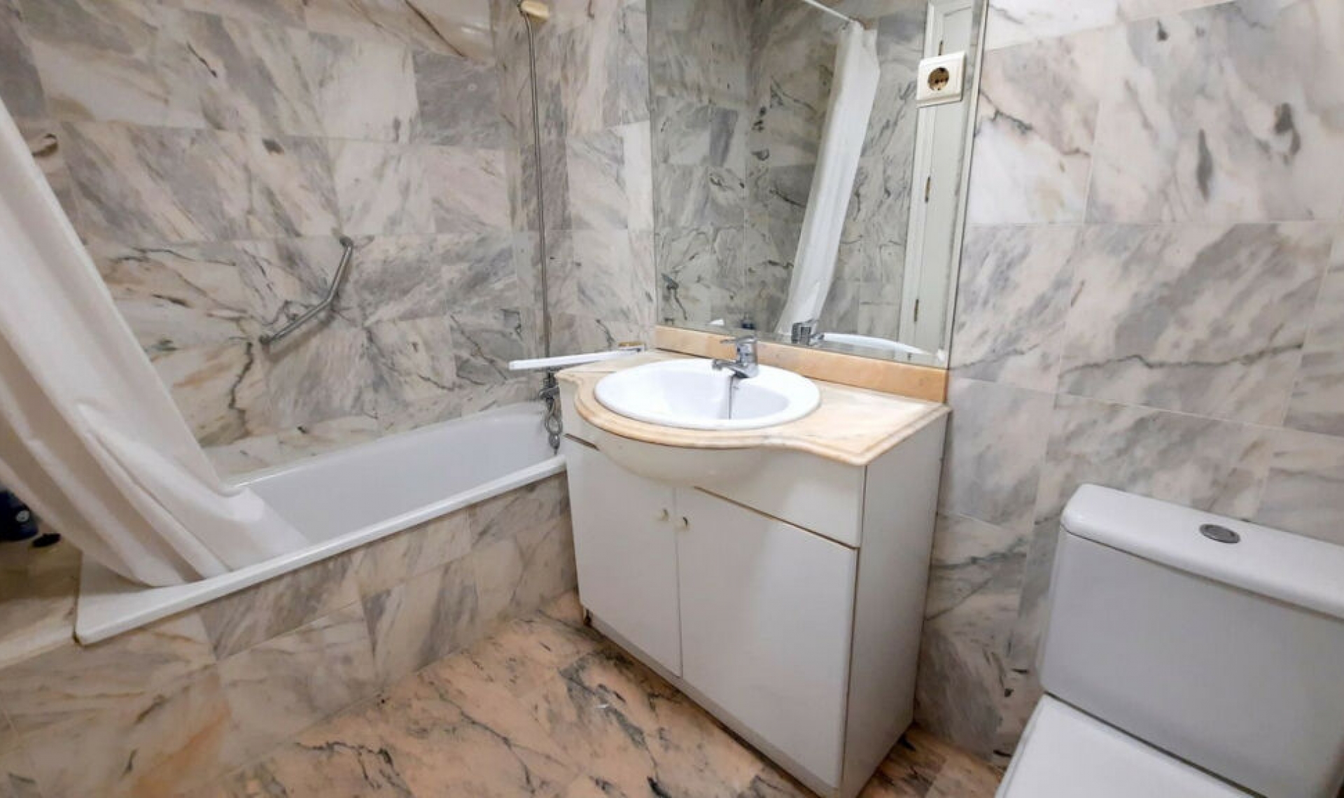 Resale - Apartment -
Fuengirola
