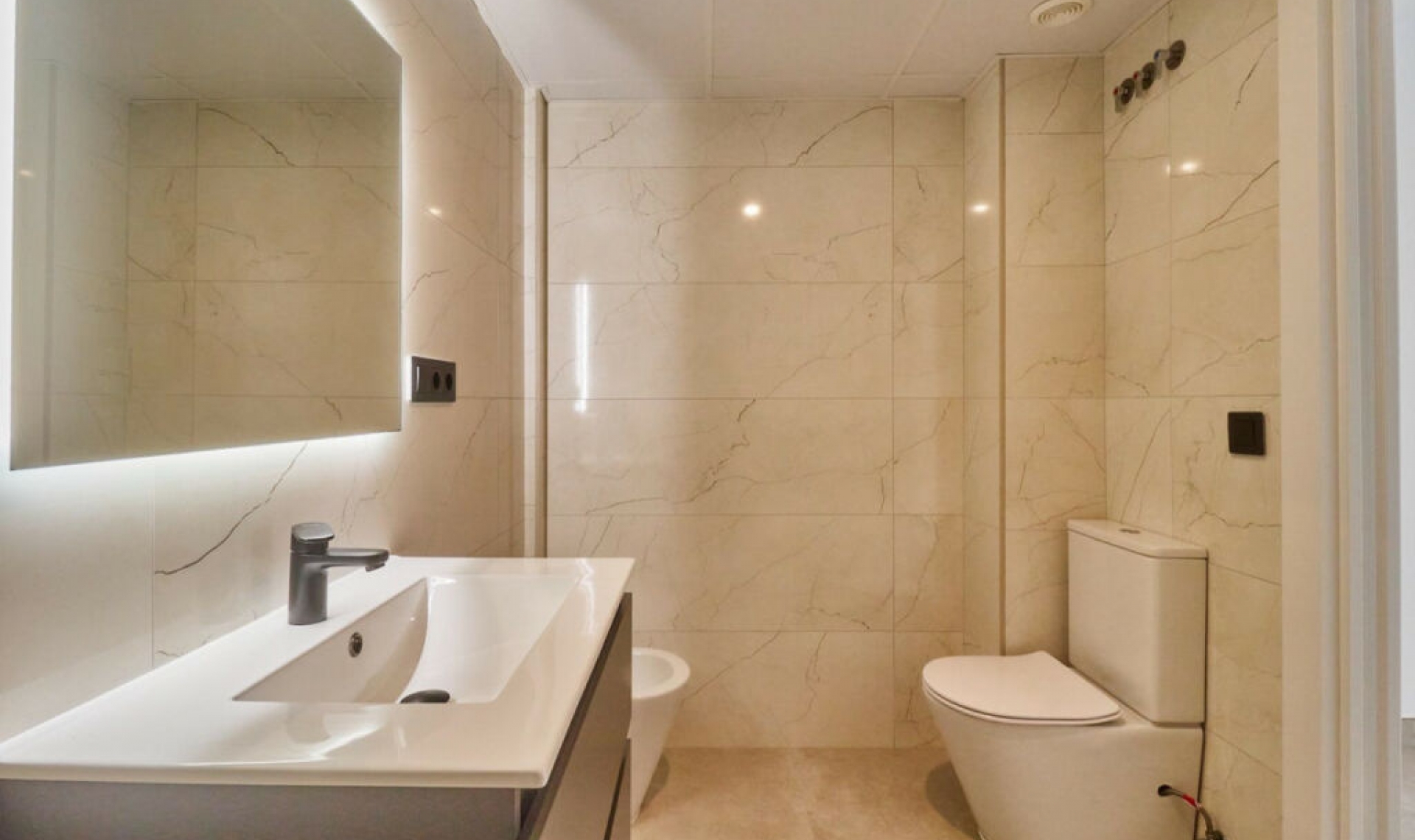 Resale - Apartment -
Fuengirola