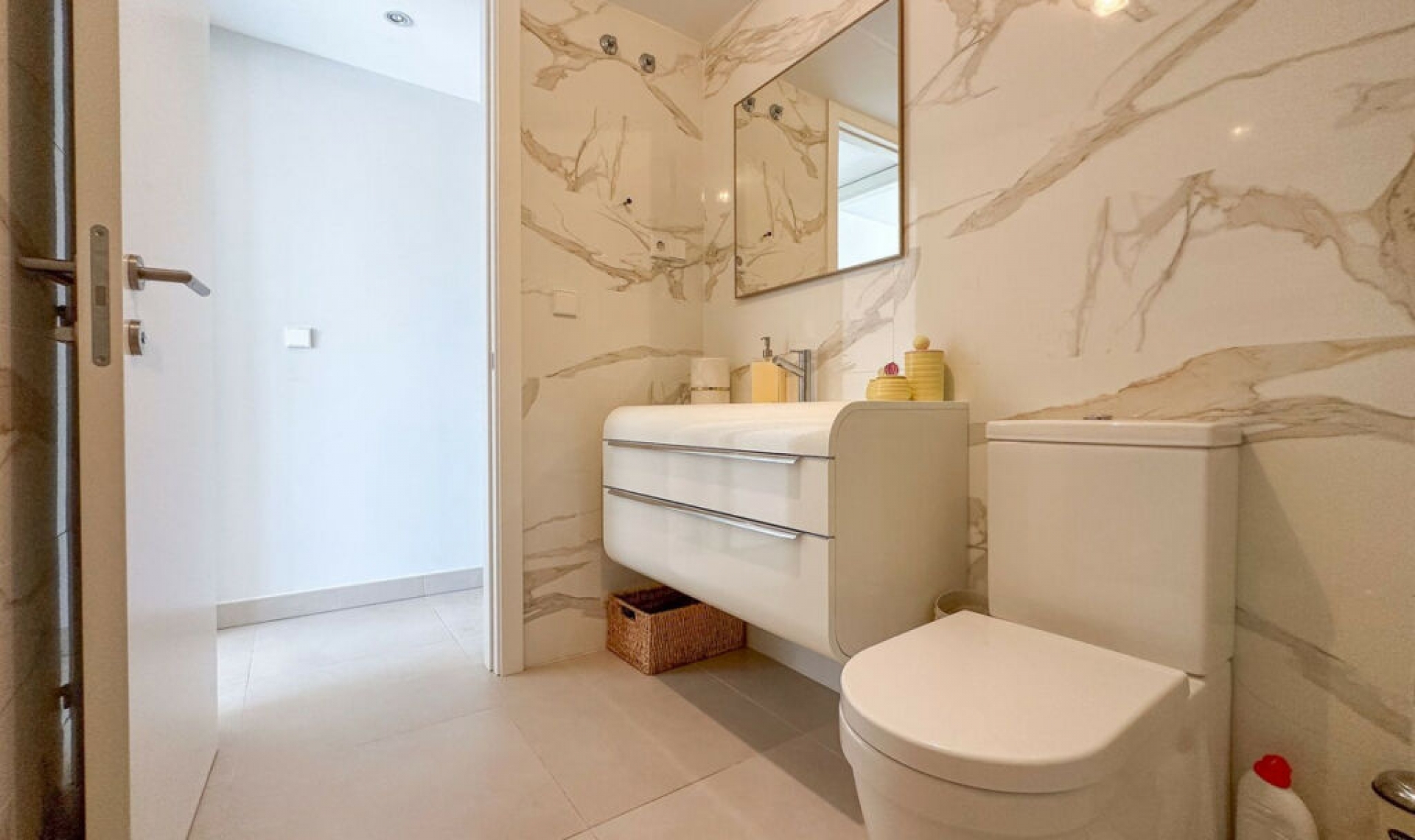 Resale - Apartment -
Fuengirola
