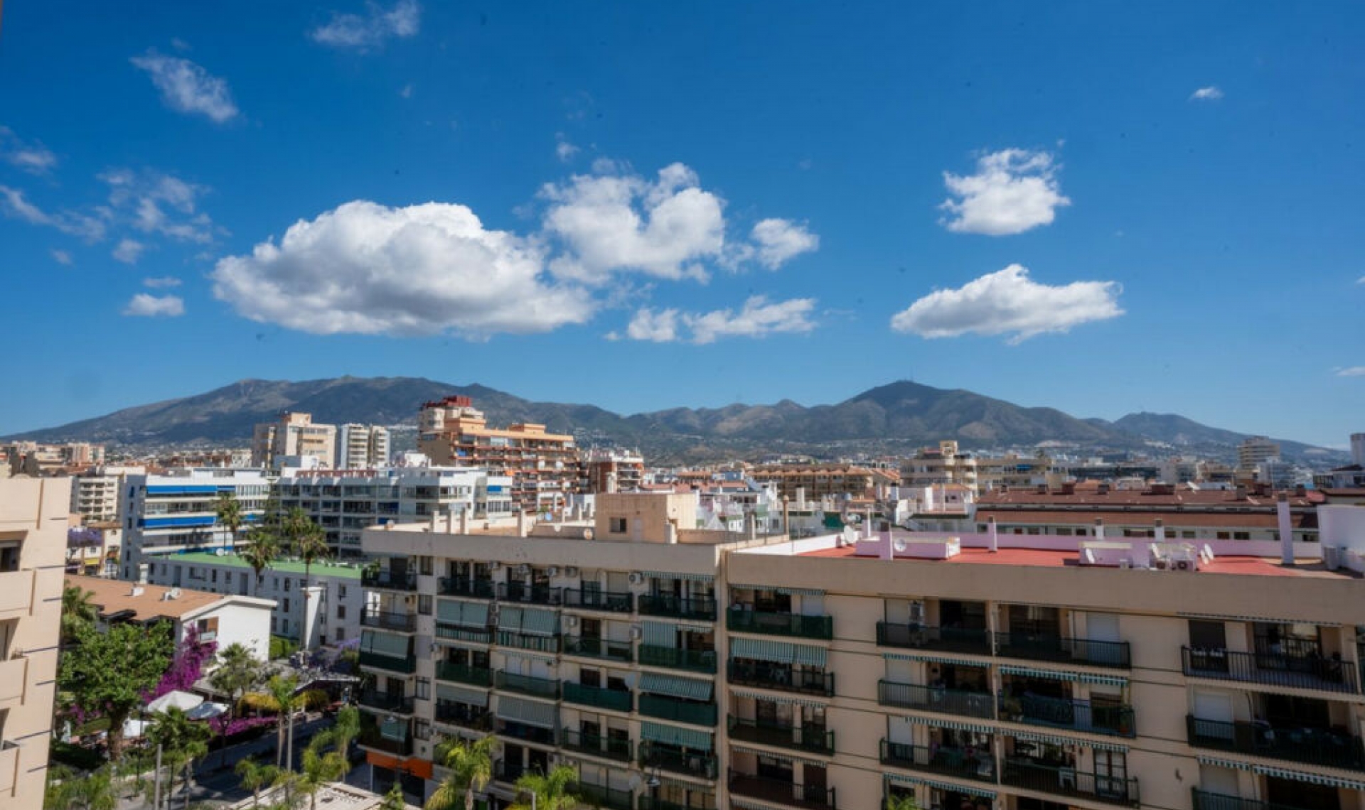Resale - Apartment -
Fuengirola