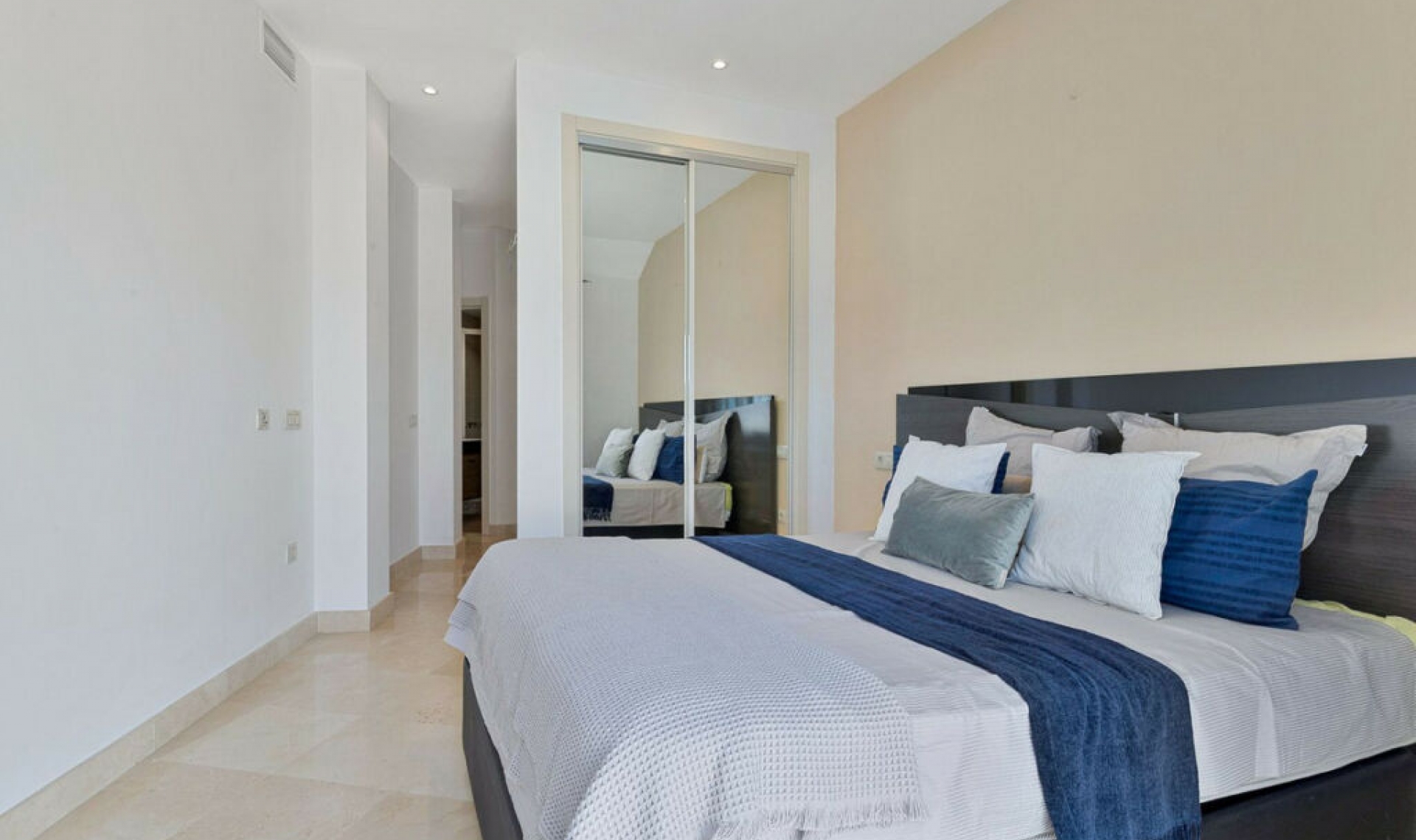 Resale - Apartment -
Fuengirola