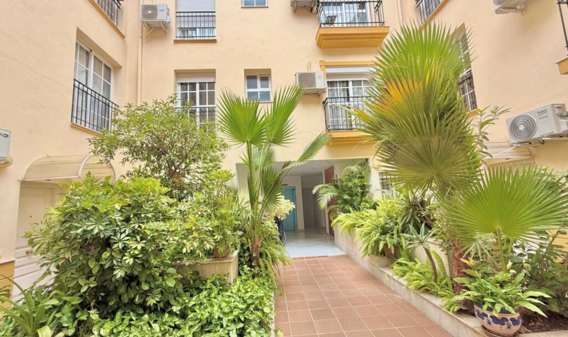 Resale - Apartment -
Fuengirola