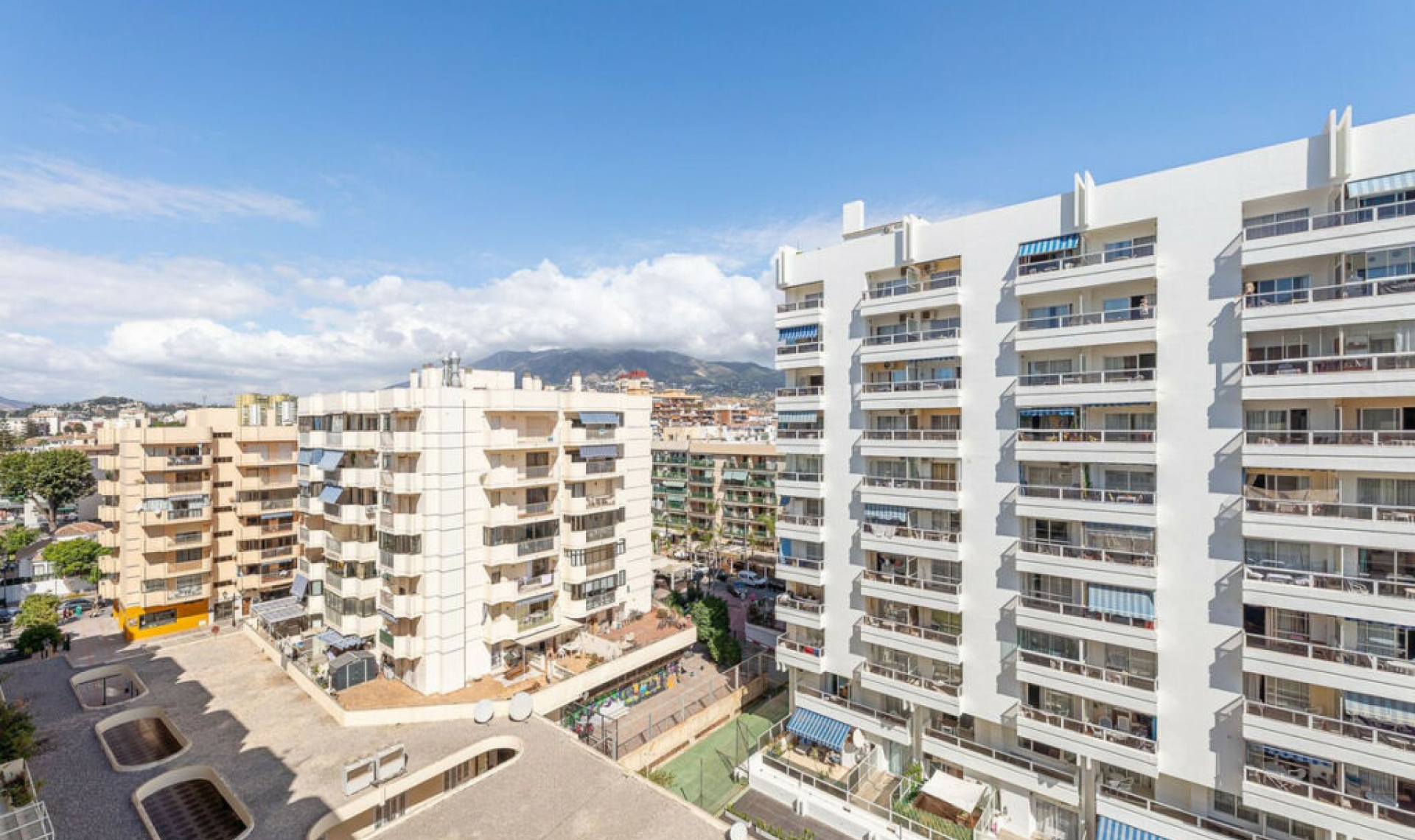 Resale - Apartment -
Fuengirola