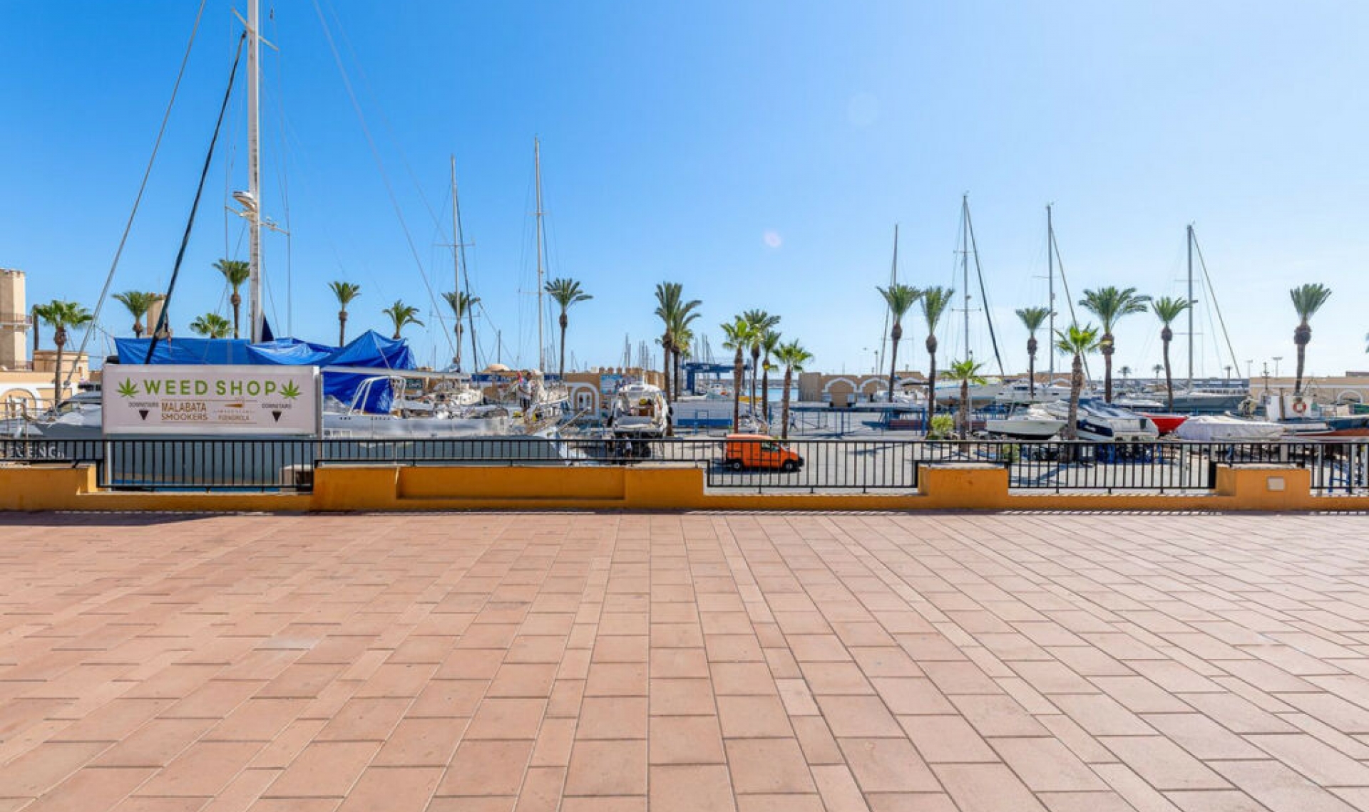 Resale - Apartment -
Fuengirola