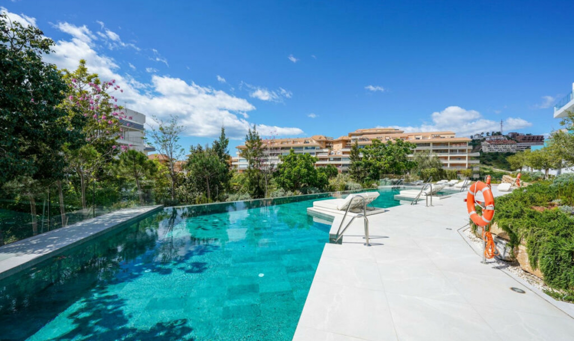 Resale - Apartment -
Fuengirola