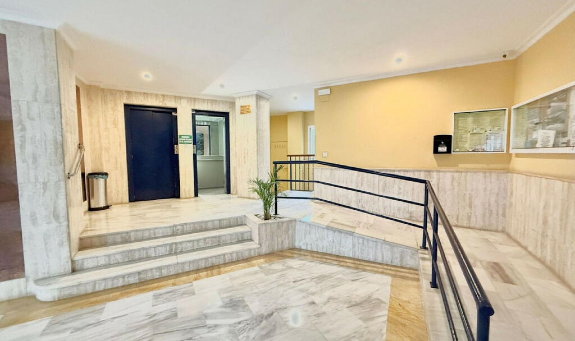 Resale - Apartment -
Fuengirola