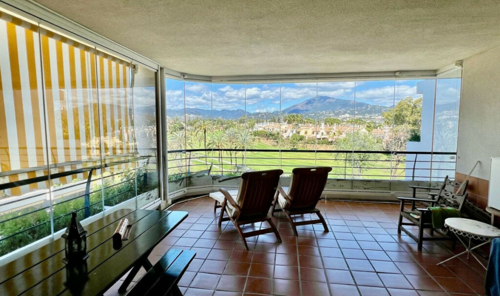 Resale - Apartment -
Guadalmina Alta
