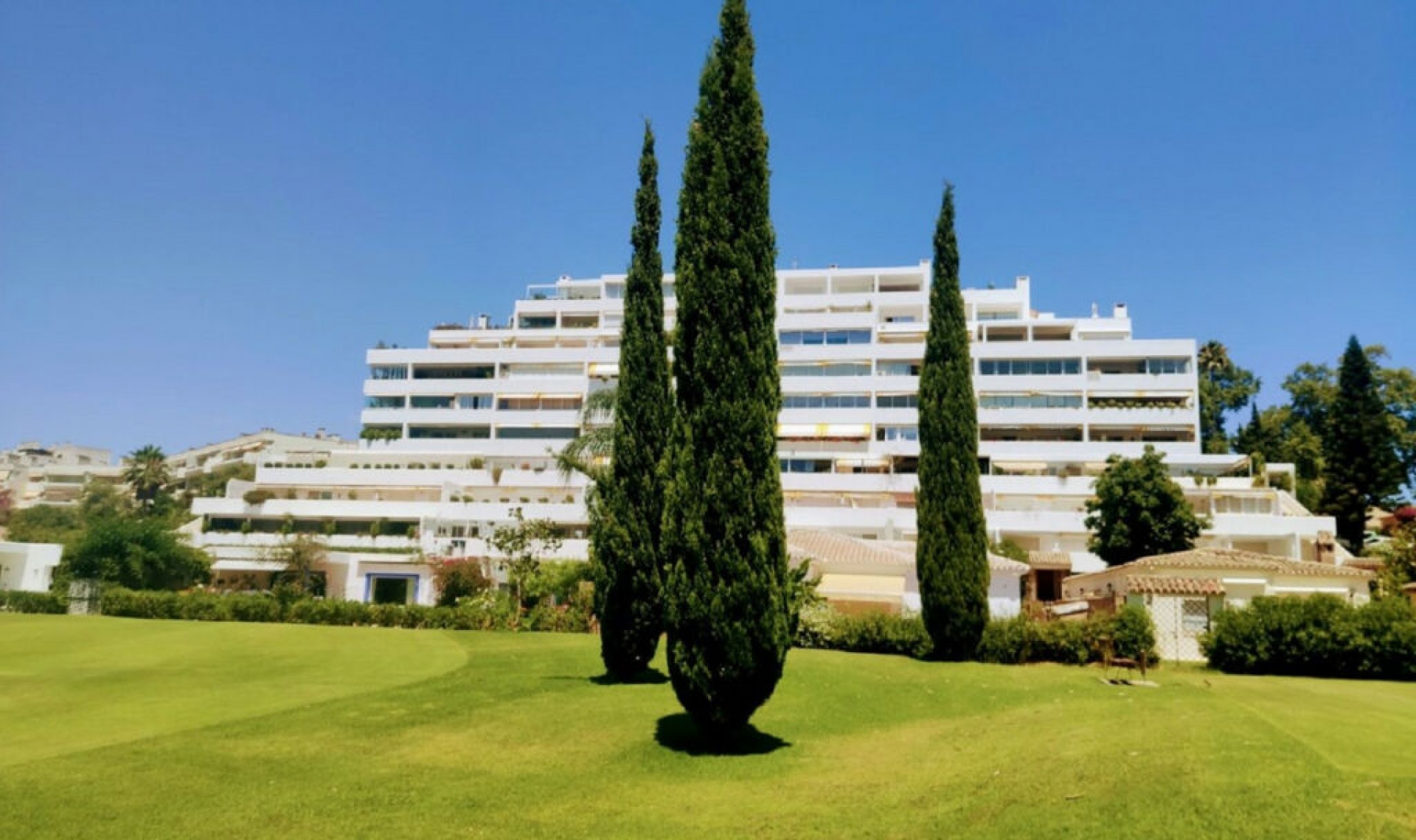 Resale - Apartment -
Guadalmina Alta