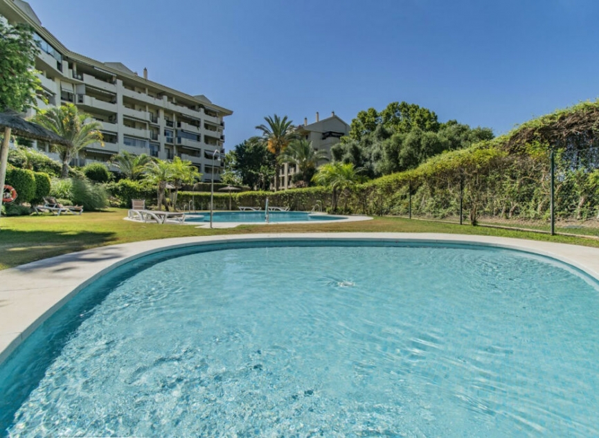 Resale - Apartment -
Guadalmina Alta