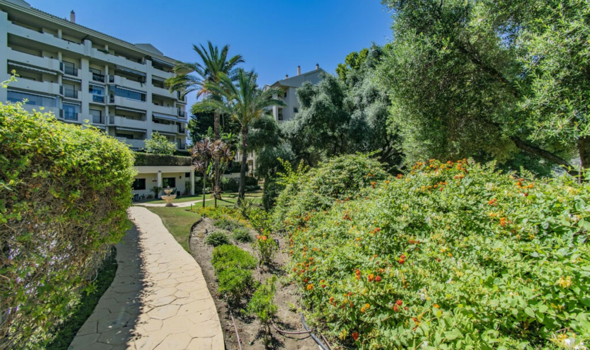 Resale - Apartment -
Guadalmina Alta