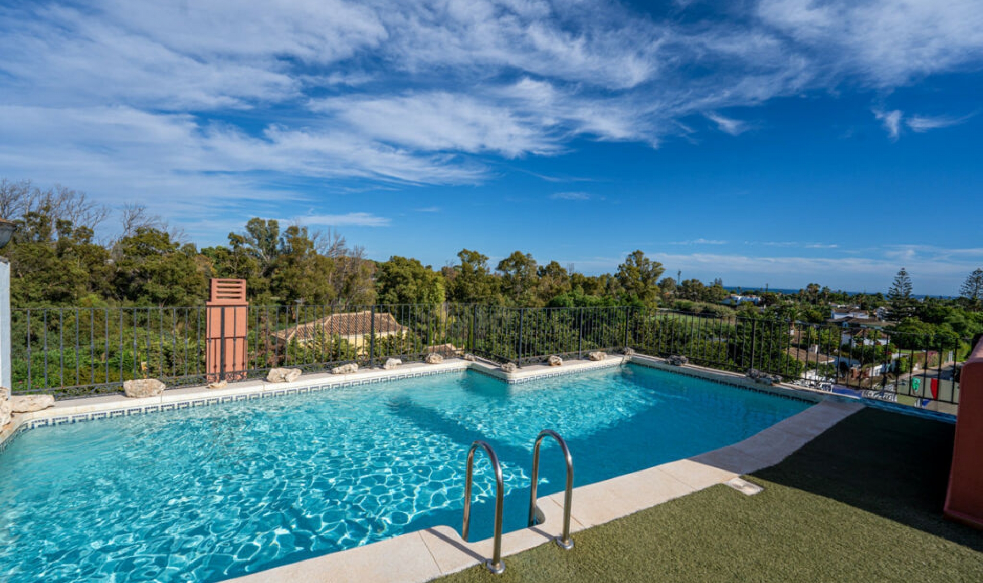 Resale - Apartment -
Guadalmina Baja